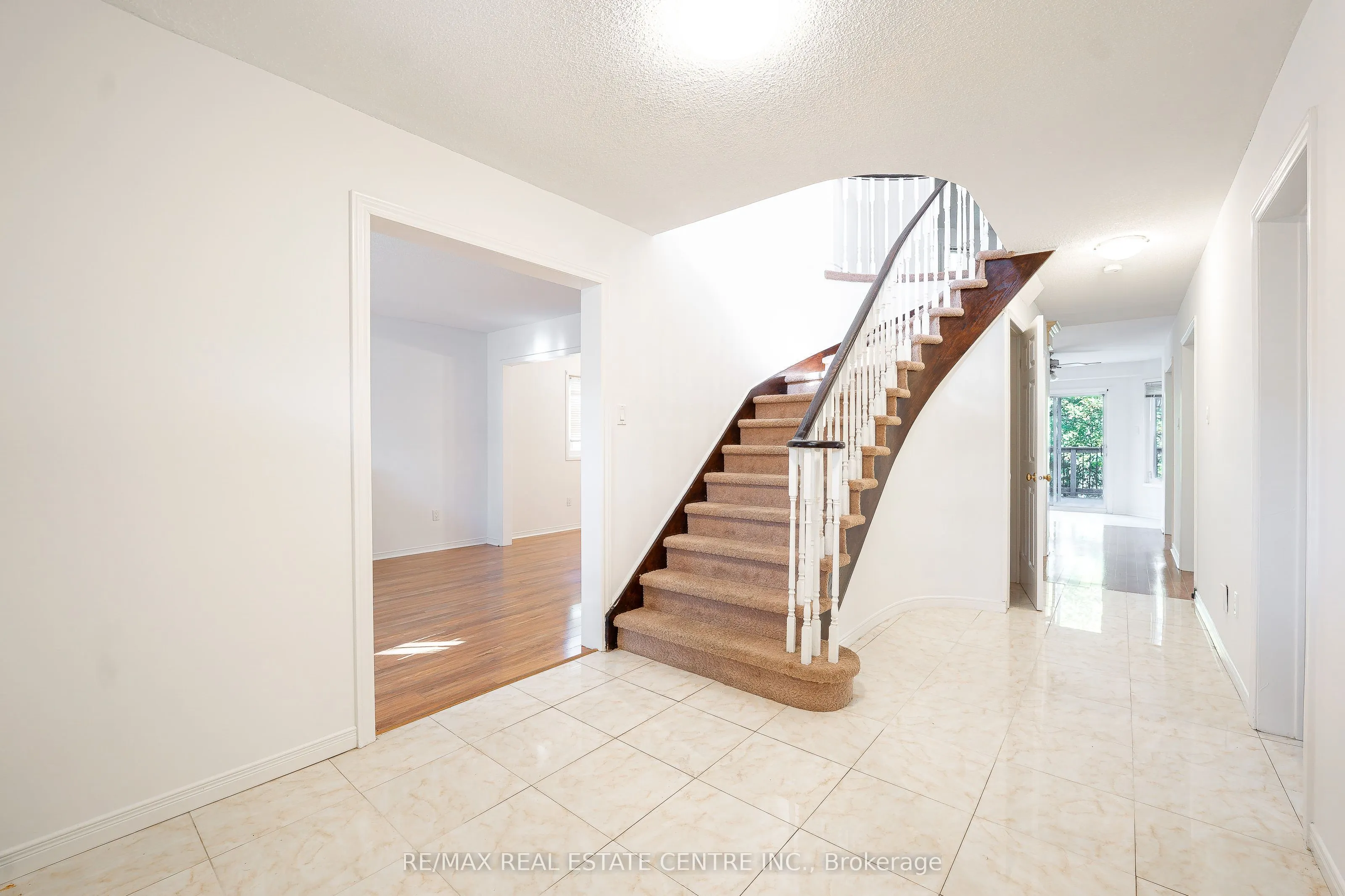 12 Creekwood Place