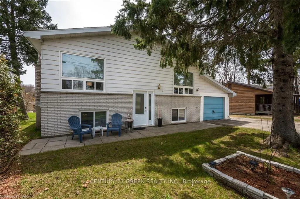 45 Elliott Street W