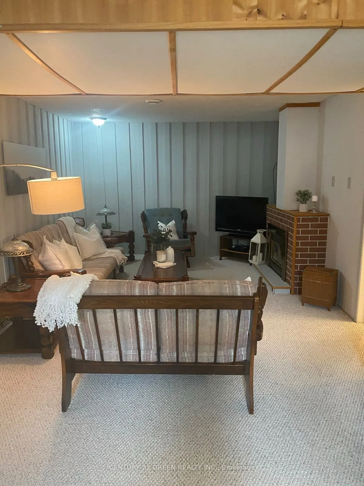 45 Elliott Street W