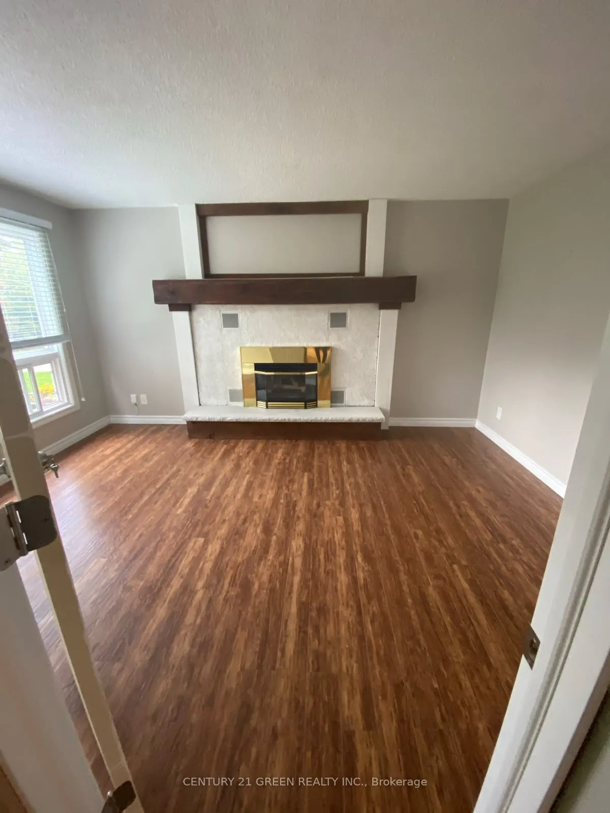 45 Elliott Street W