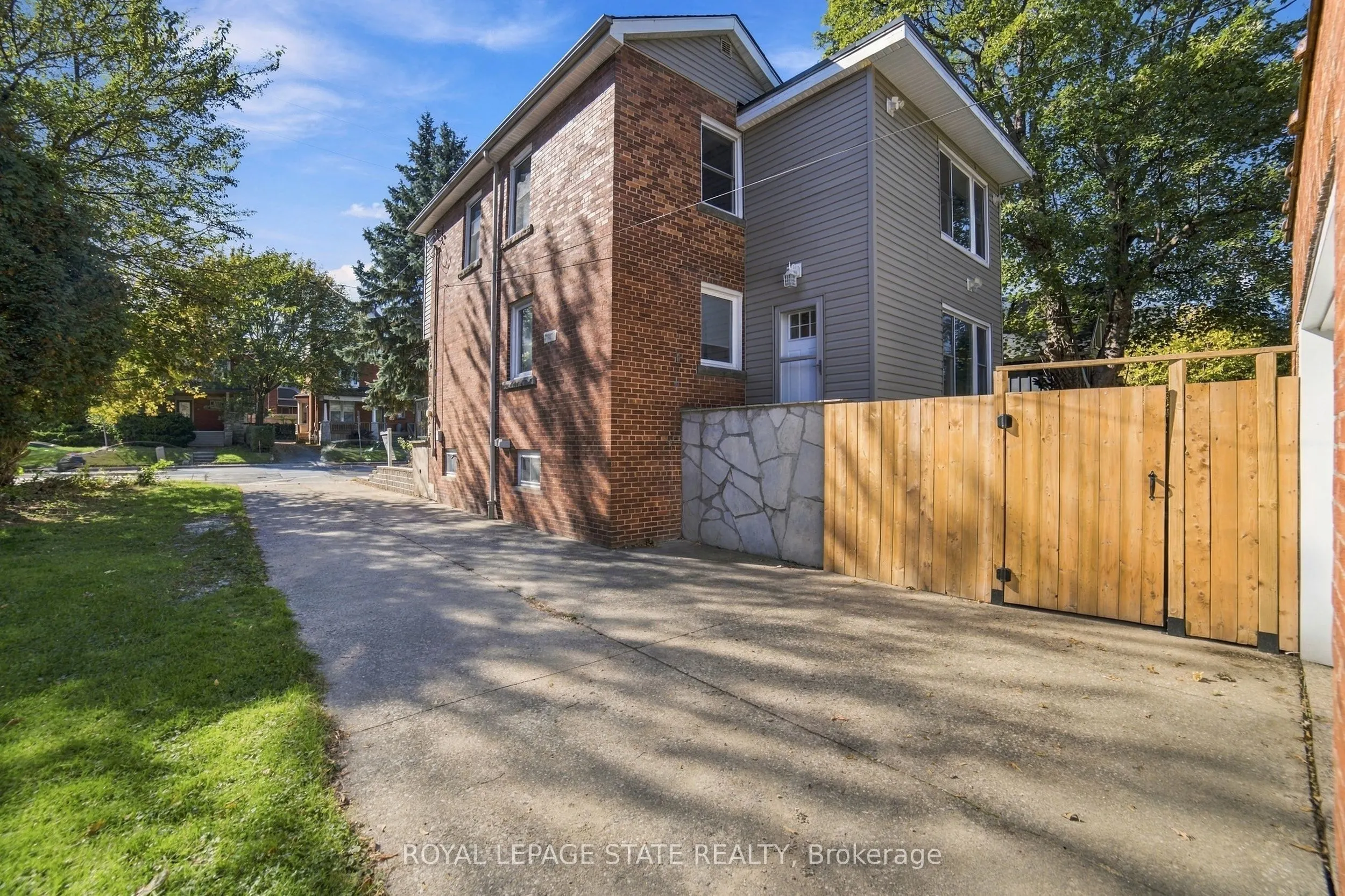 366 Aberdeen Avenue