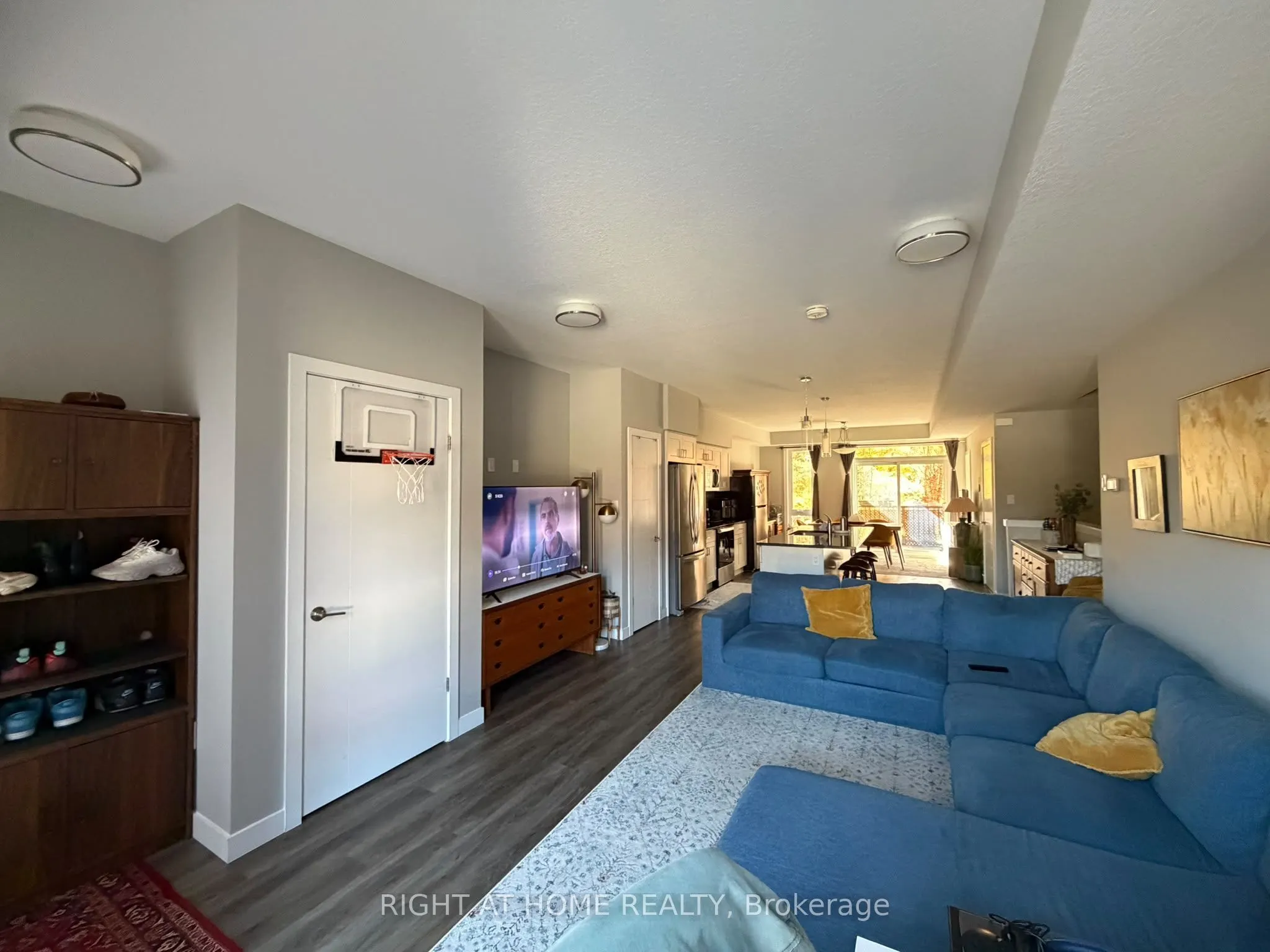 83 Beechwood Avenue #03