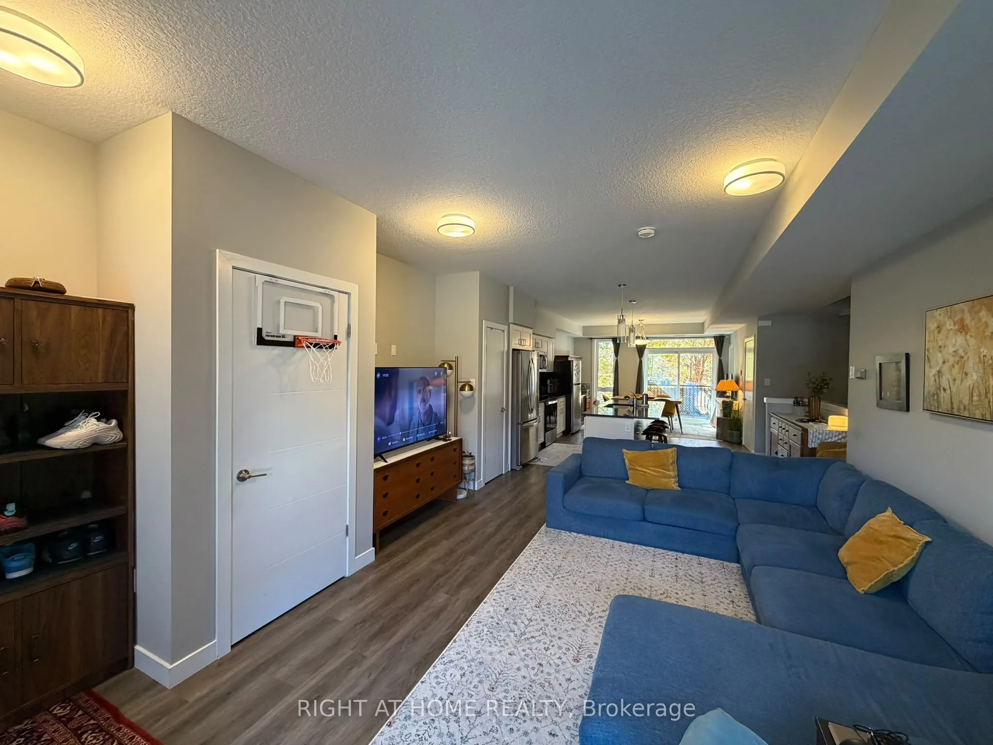 83 Beechwood Avenue #03