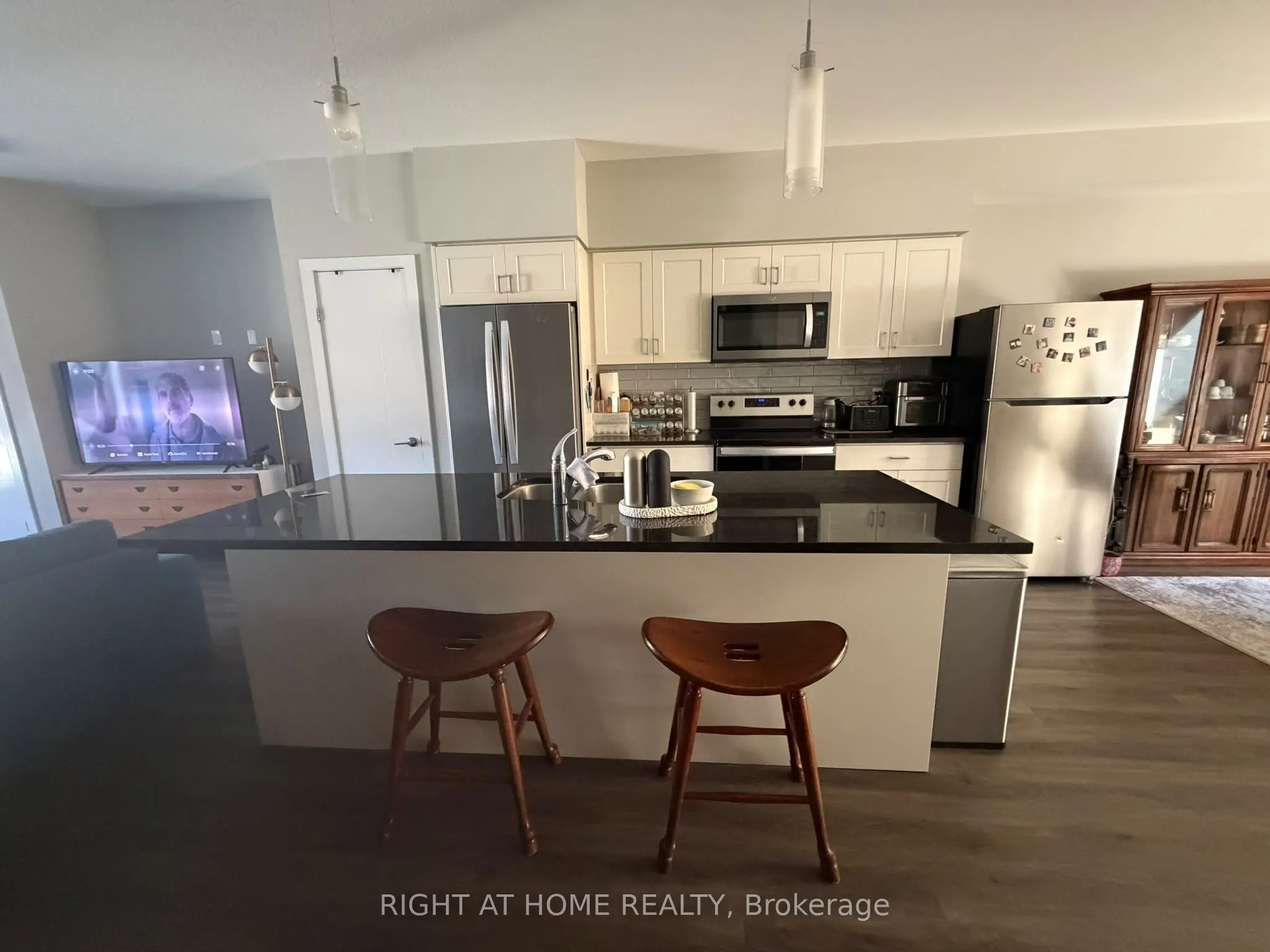 83 Beechwood Avenue #03