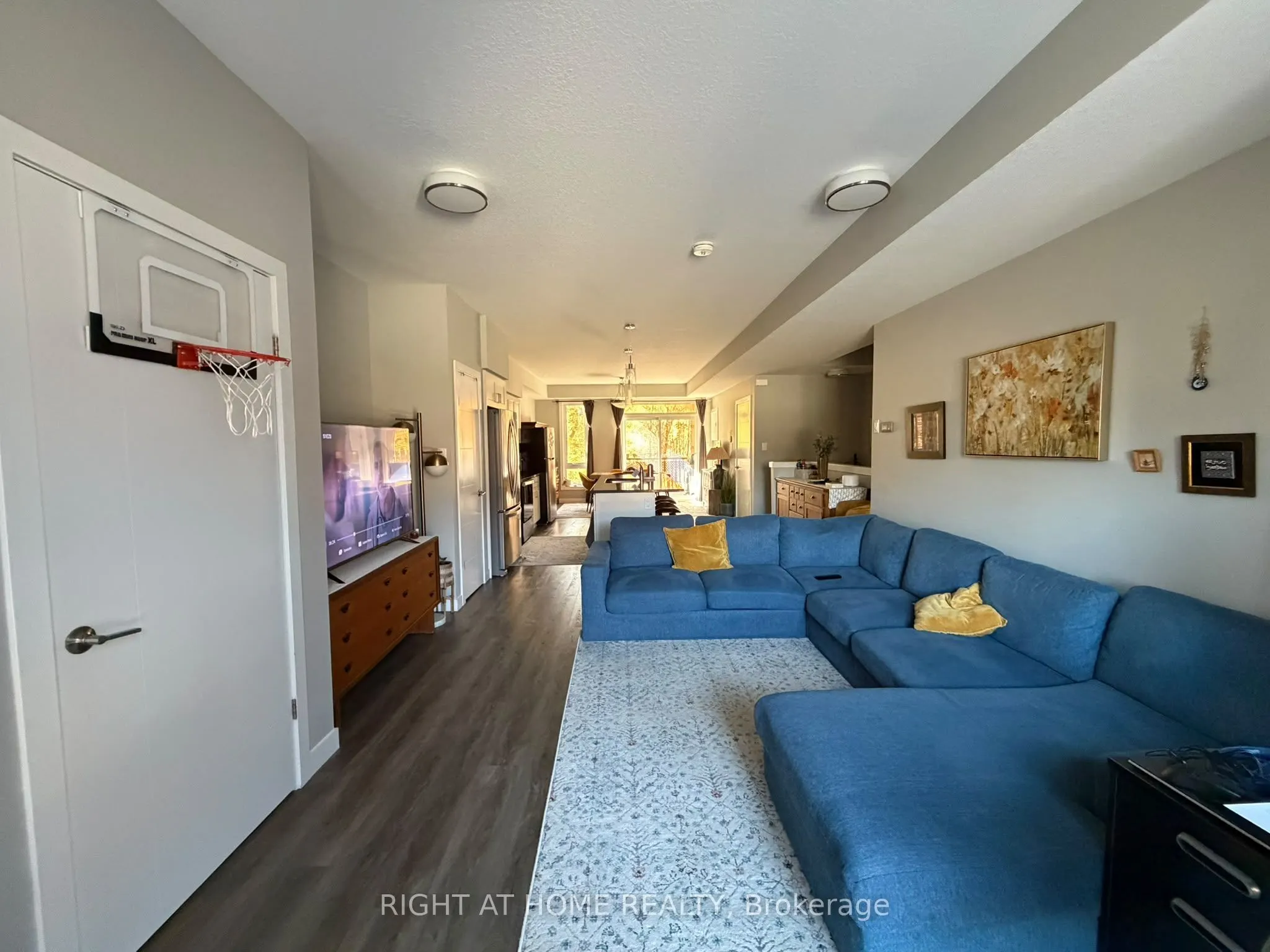 83 Beechwood Avenue #03