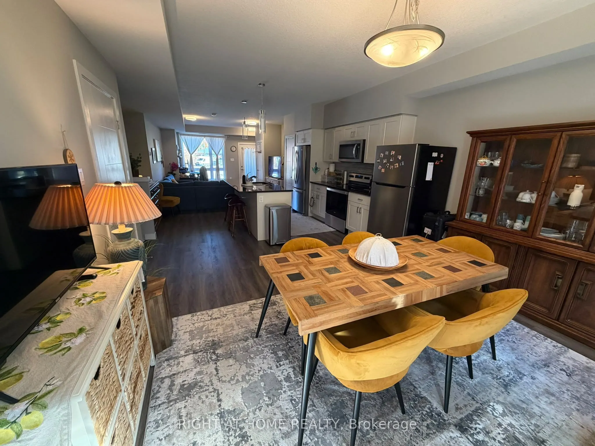 83 Beechwood Avenue #03