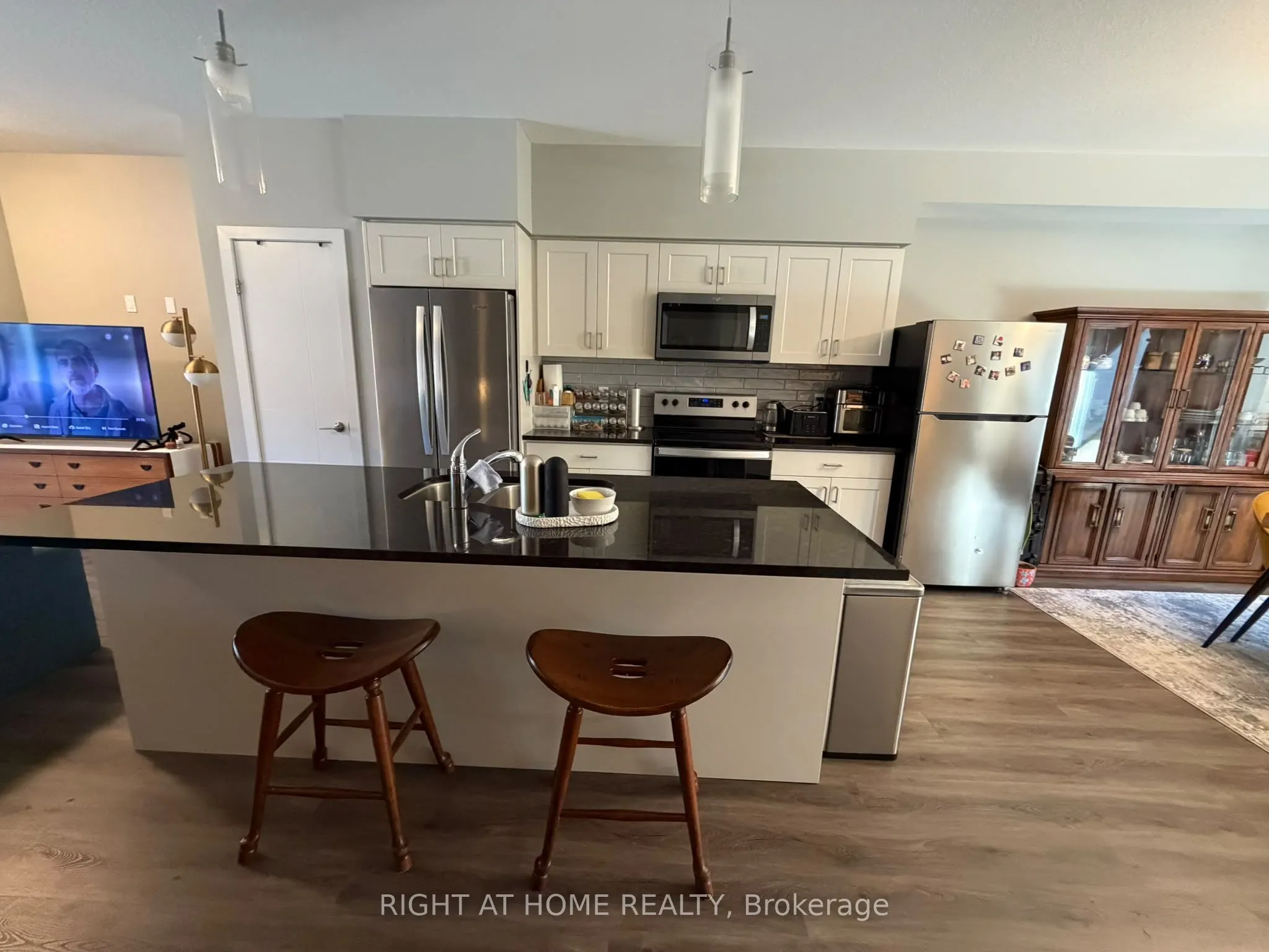83 Beechwood Avenue #03