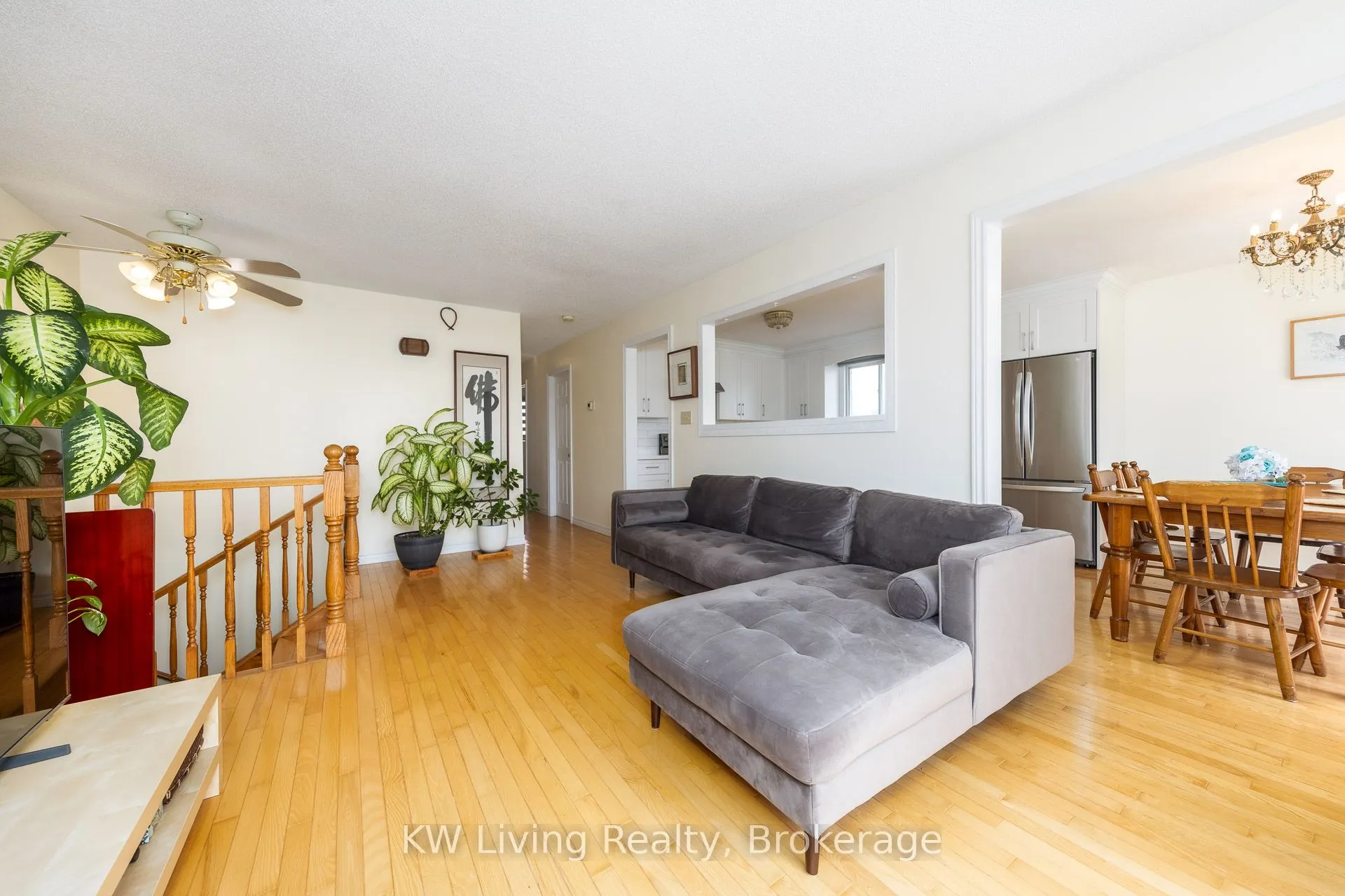 833 Fairbairn Street