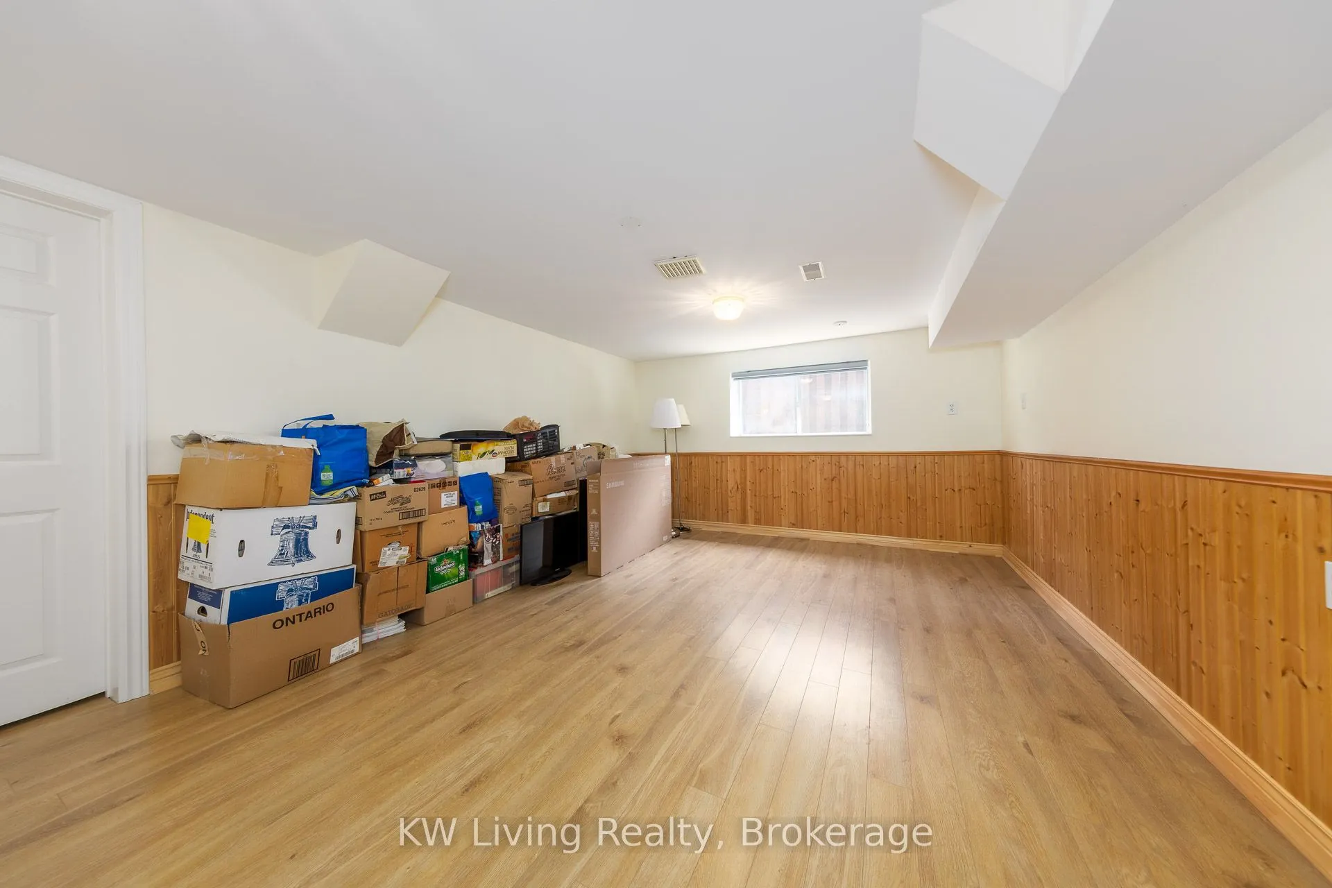 833 Fairbairn Street