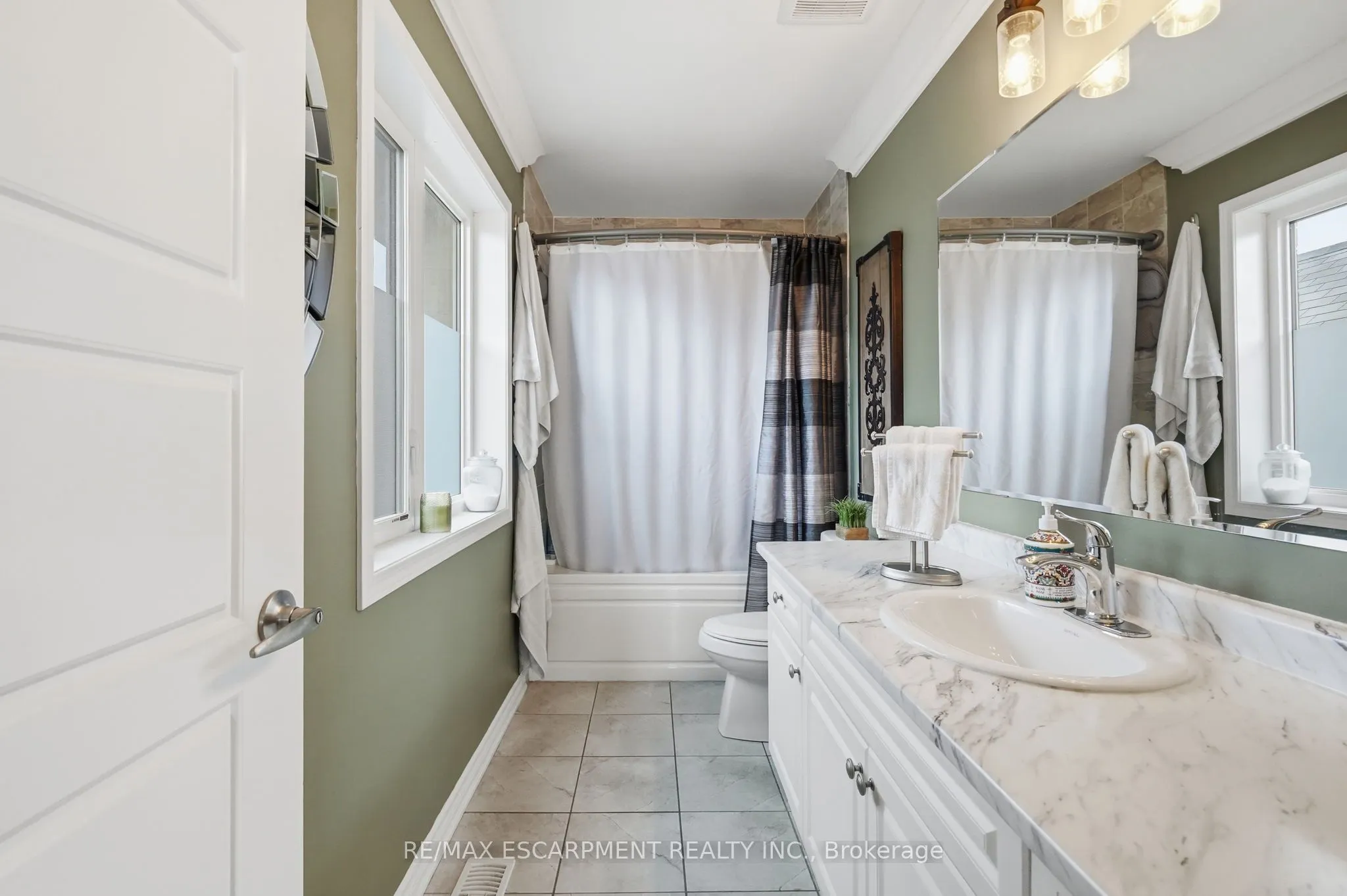 23 Forest Ridge Avenue
