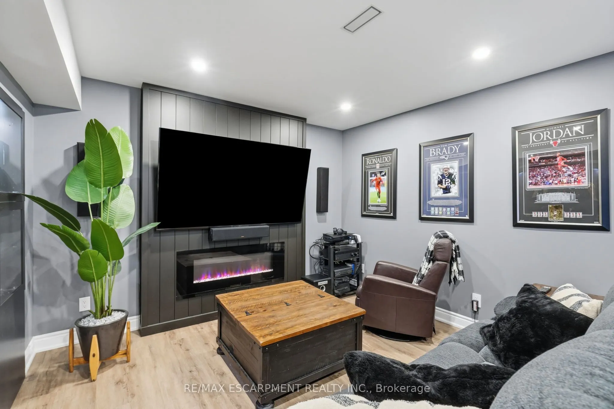 23 Forest Ridge Avenue