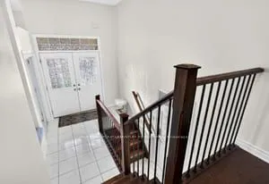 7 Pickett Place