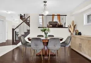 7 Pickett Place