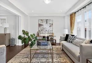 7 Pickett Place