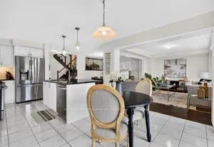 7 Pickett Place