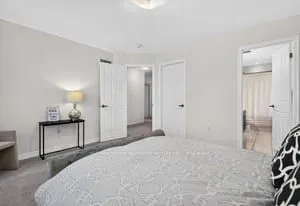 7 Pickett Place