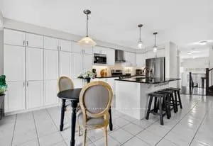 7 Pickett Place