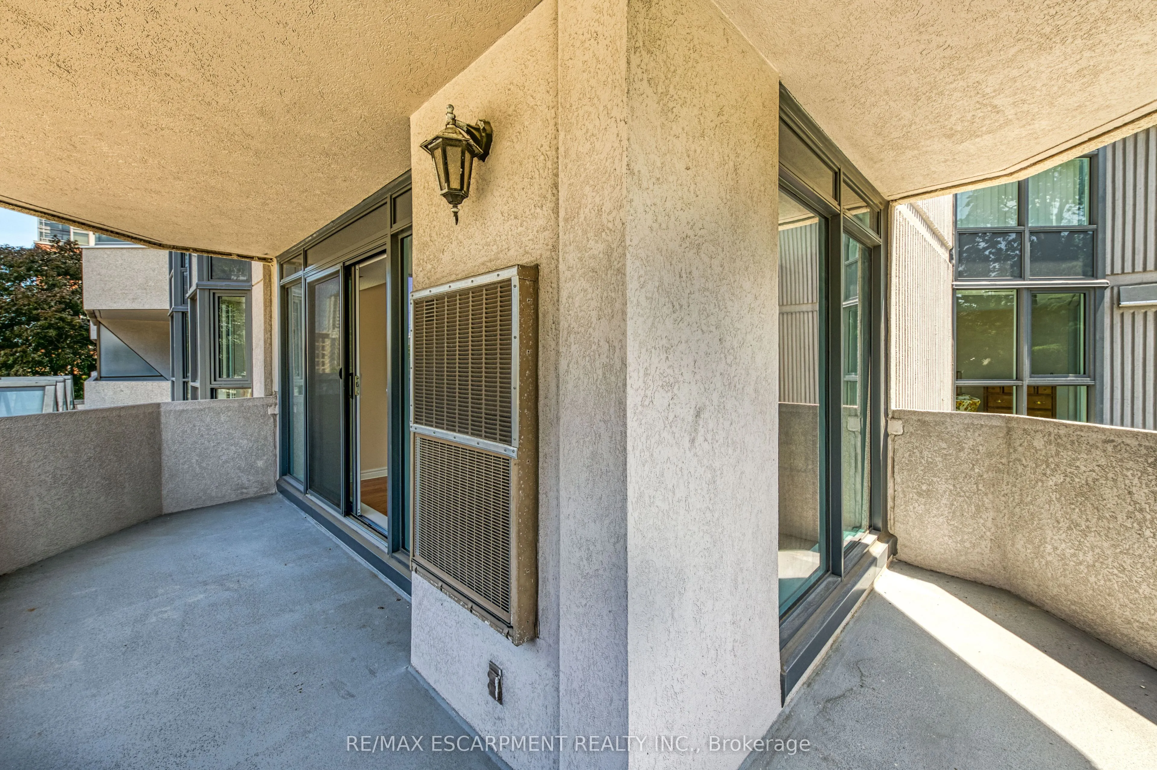 67 Caroline Street S #203