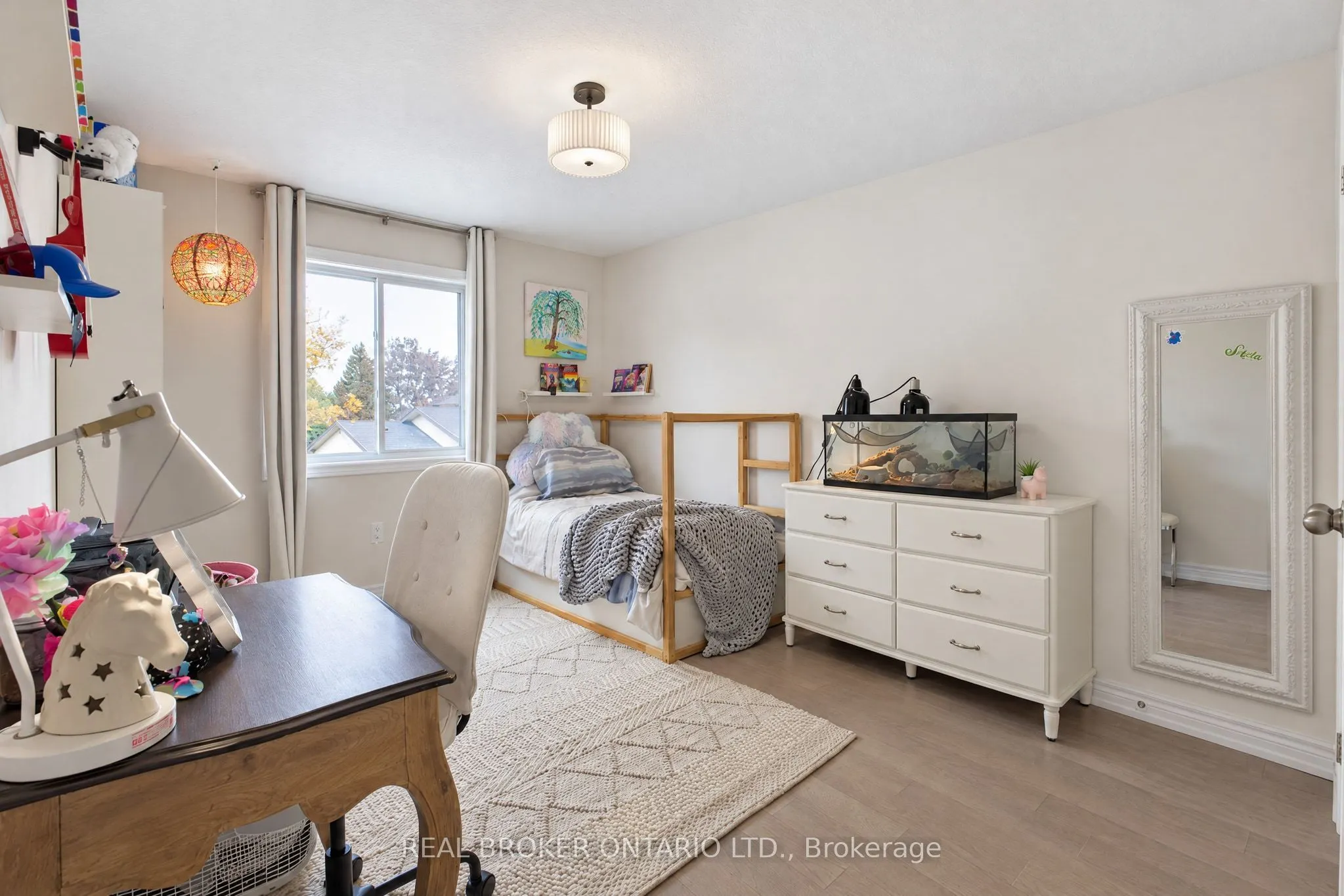 60 Starling Drive