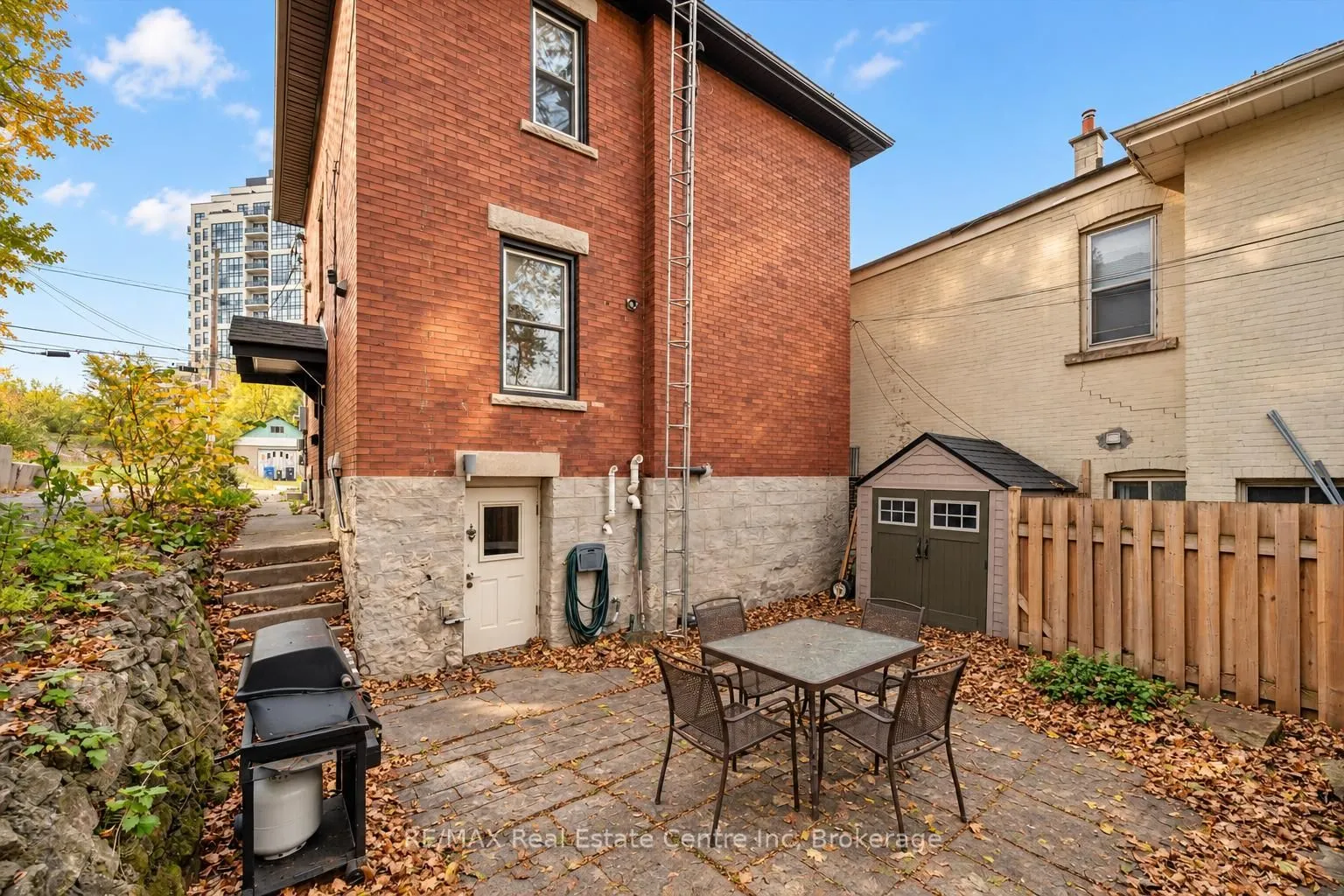 11 Neeve Street