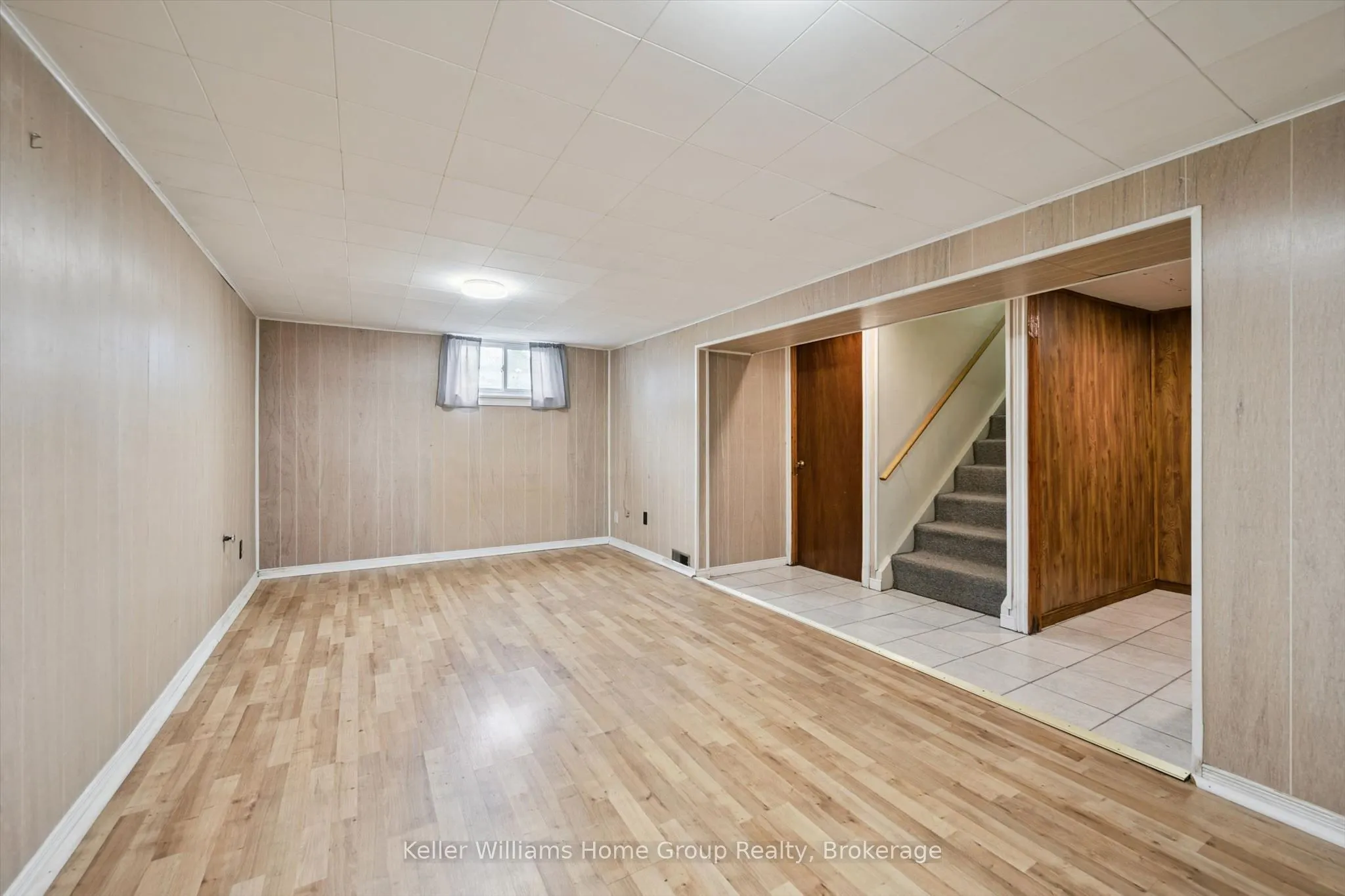 320 Queen Street W