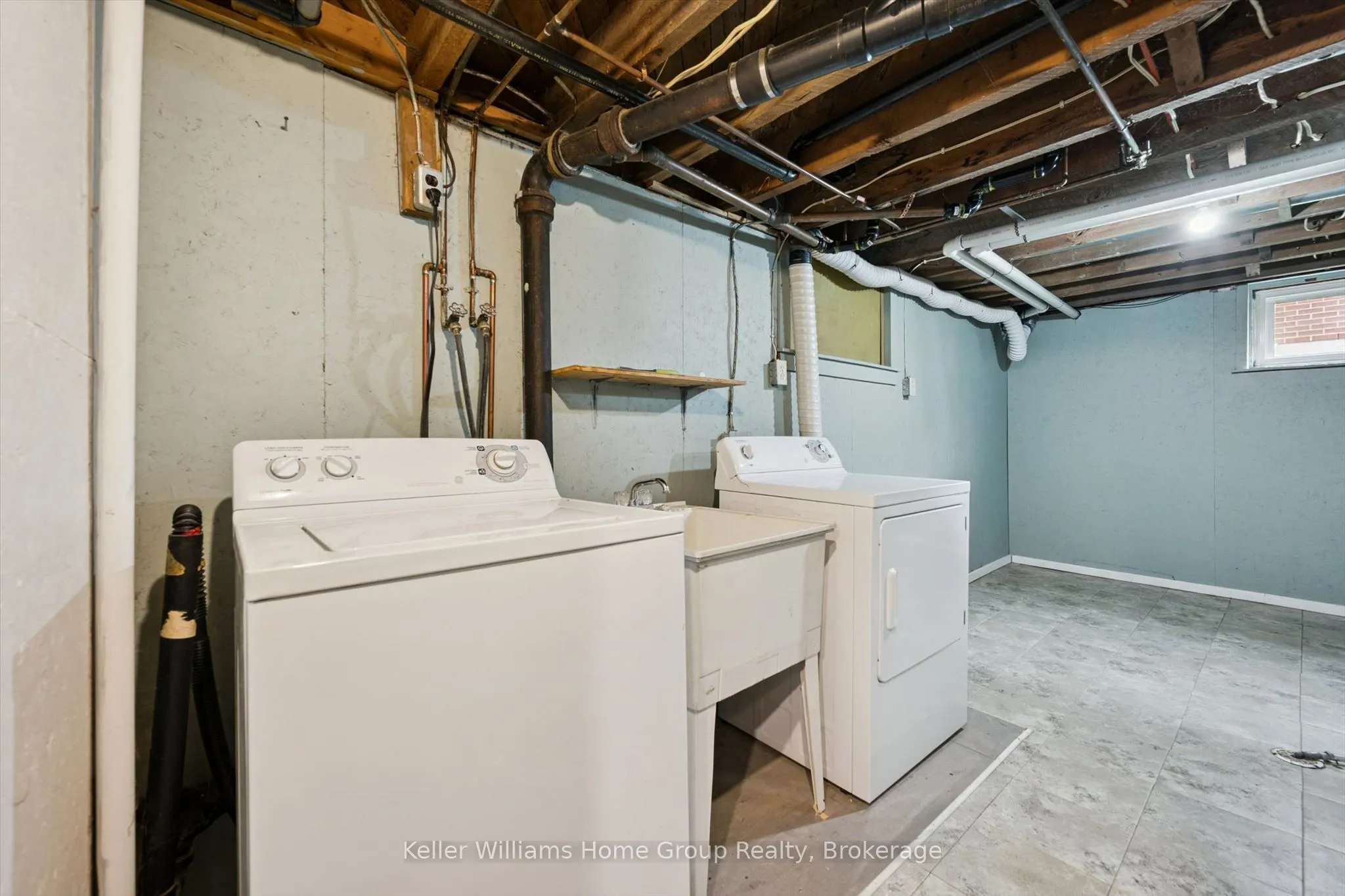 320 Queen Street W