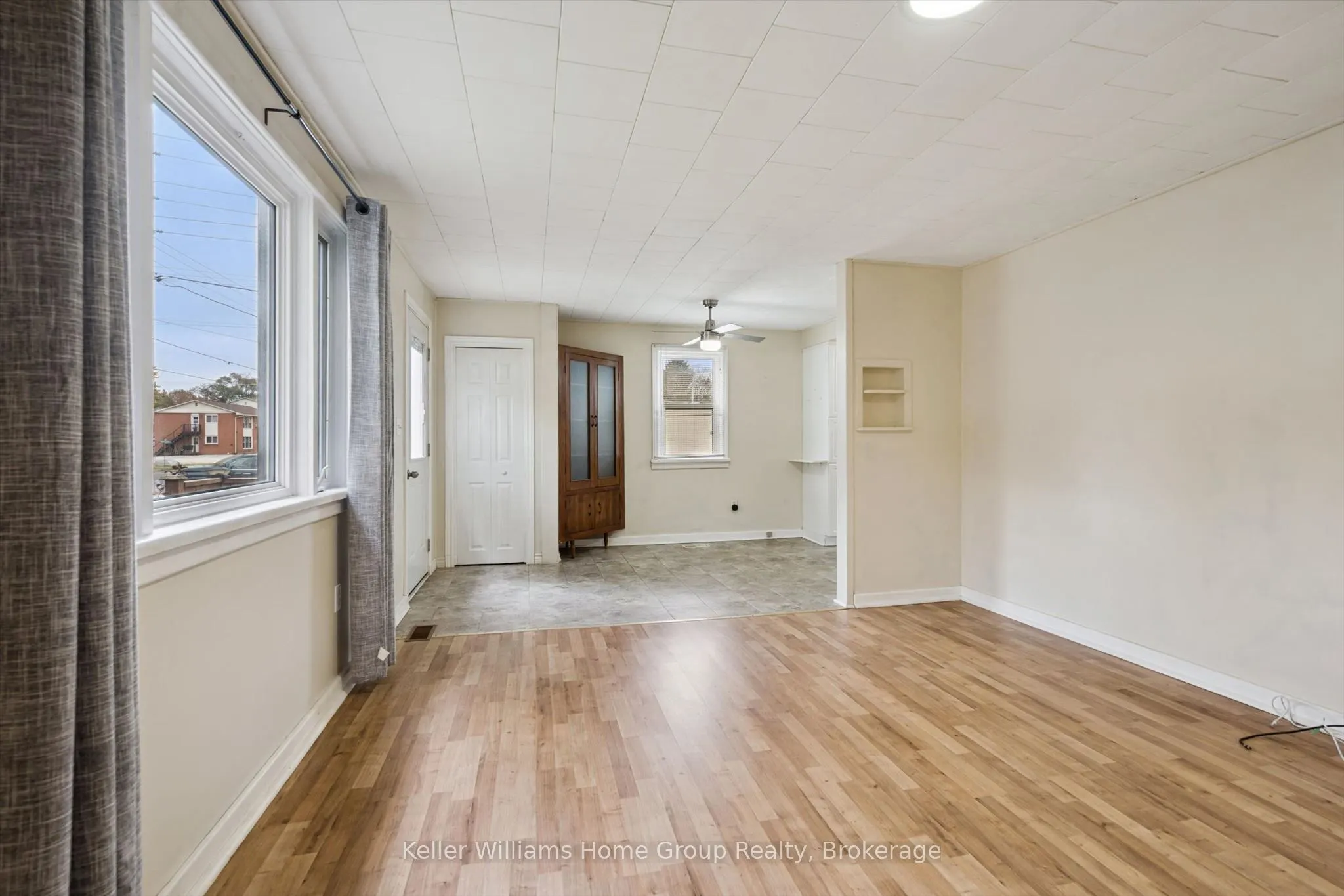 320 Queen Street W