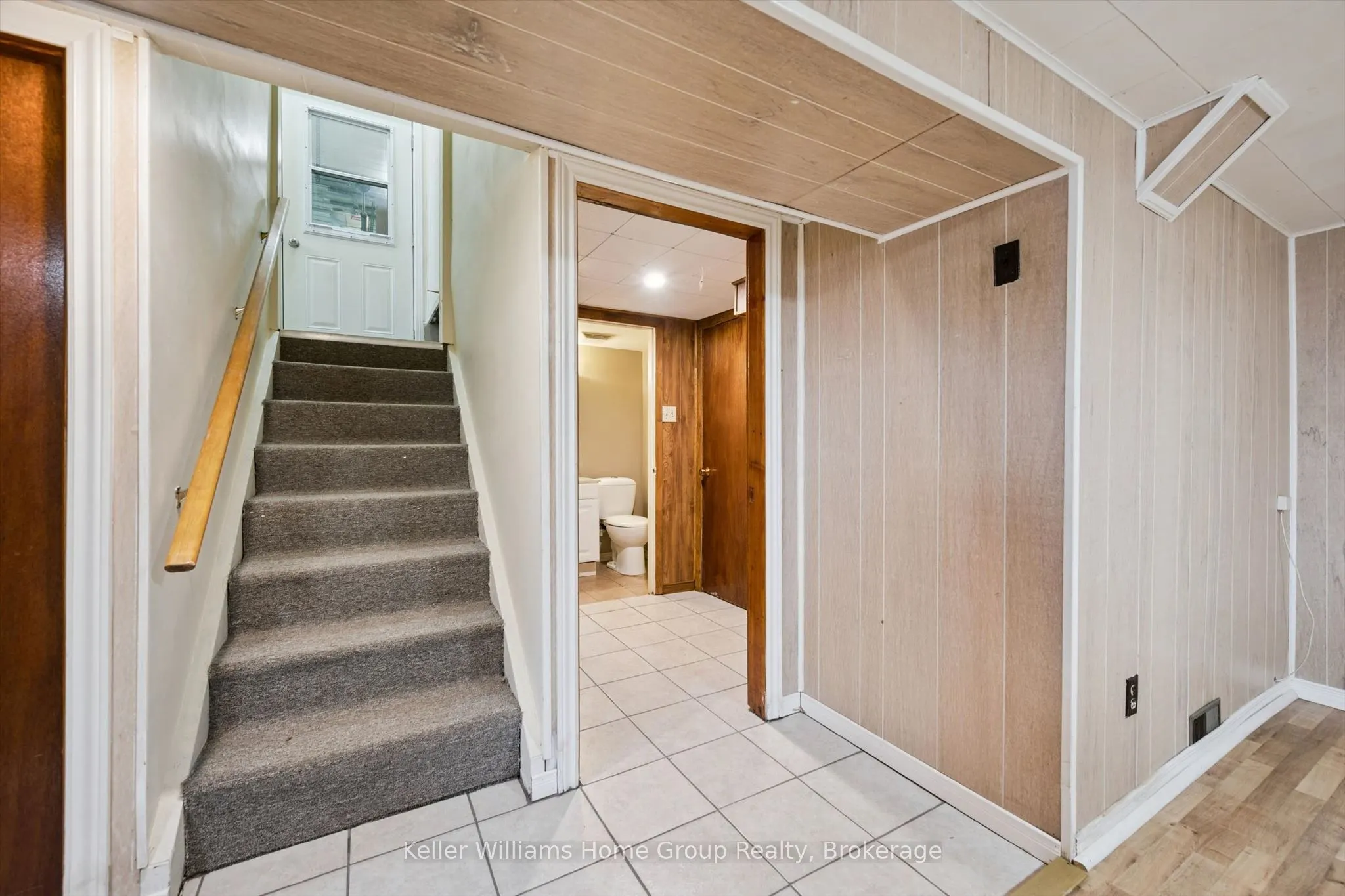 320 Queen Street W