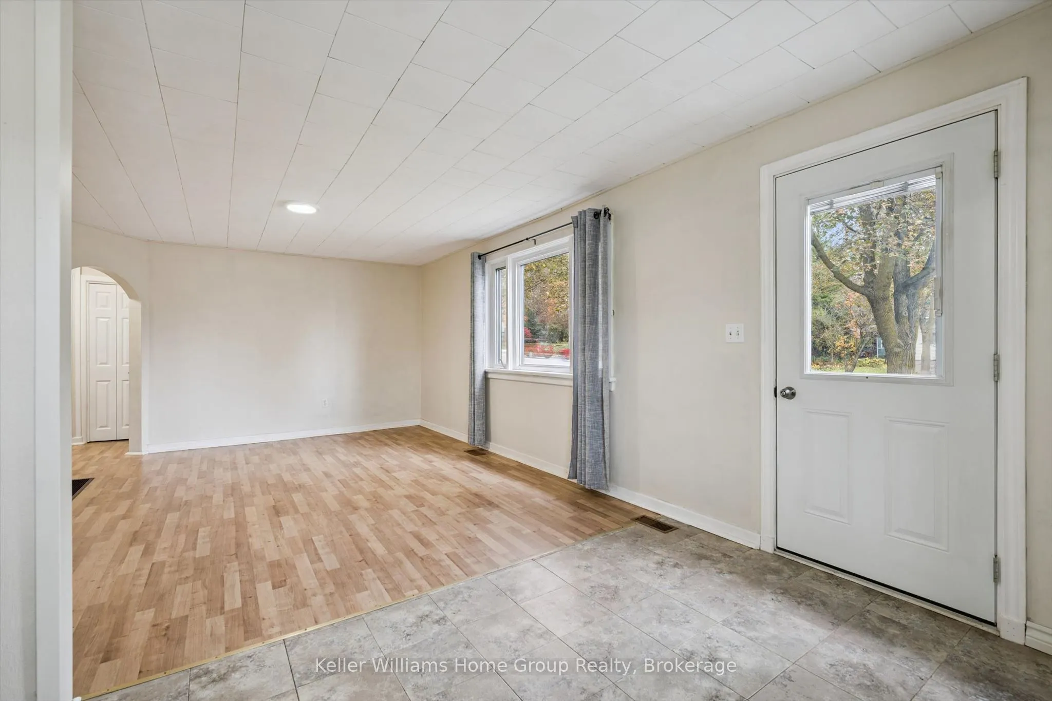 320 Queen Street W