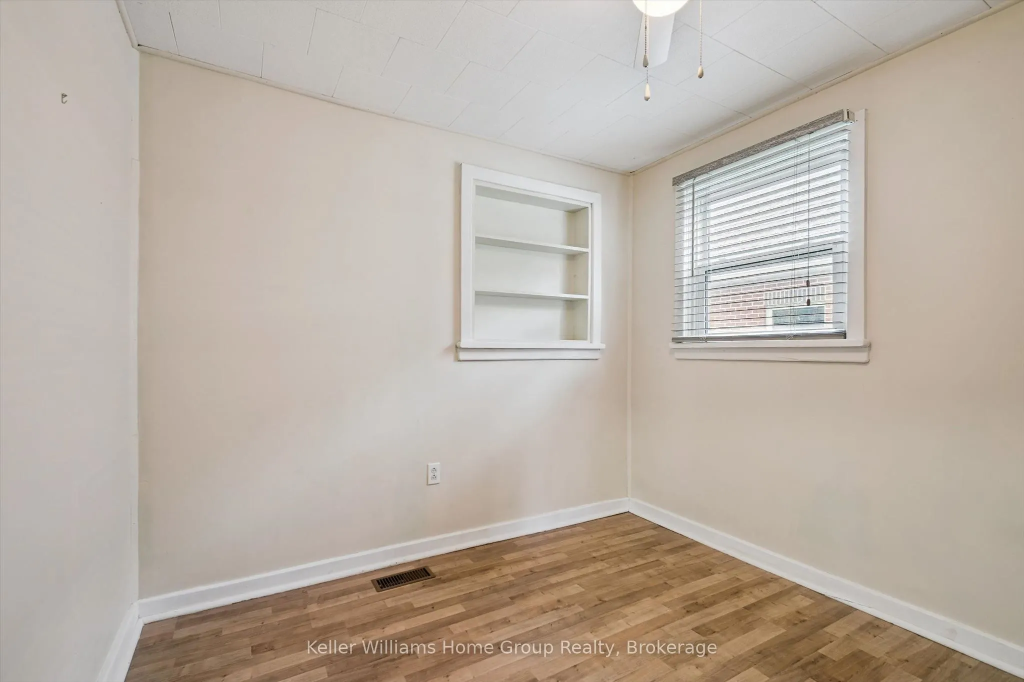 320 Queen Street W