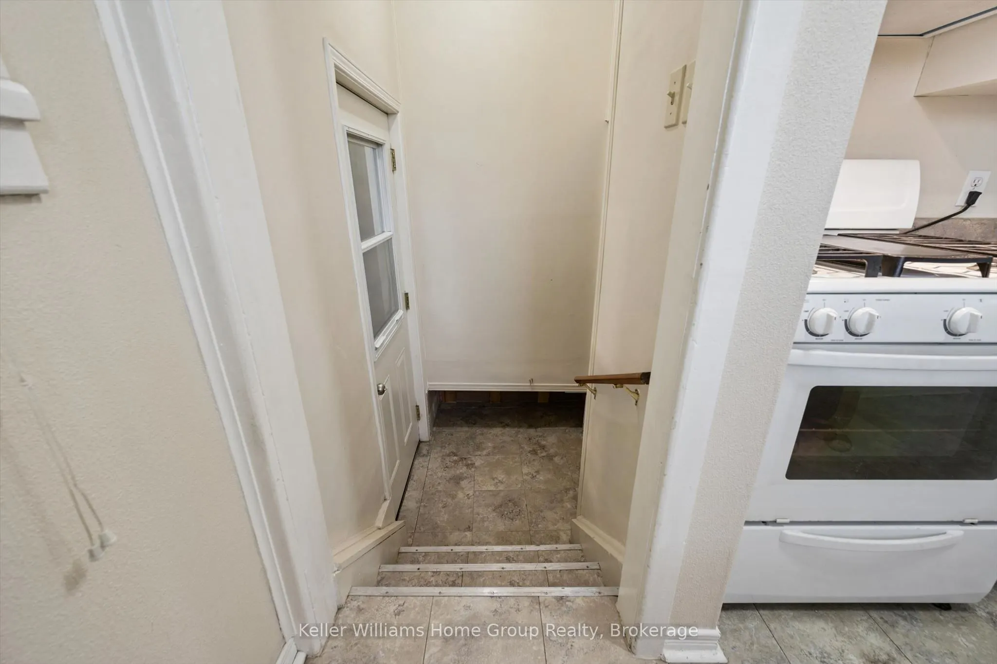 320 Queen Street W