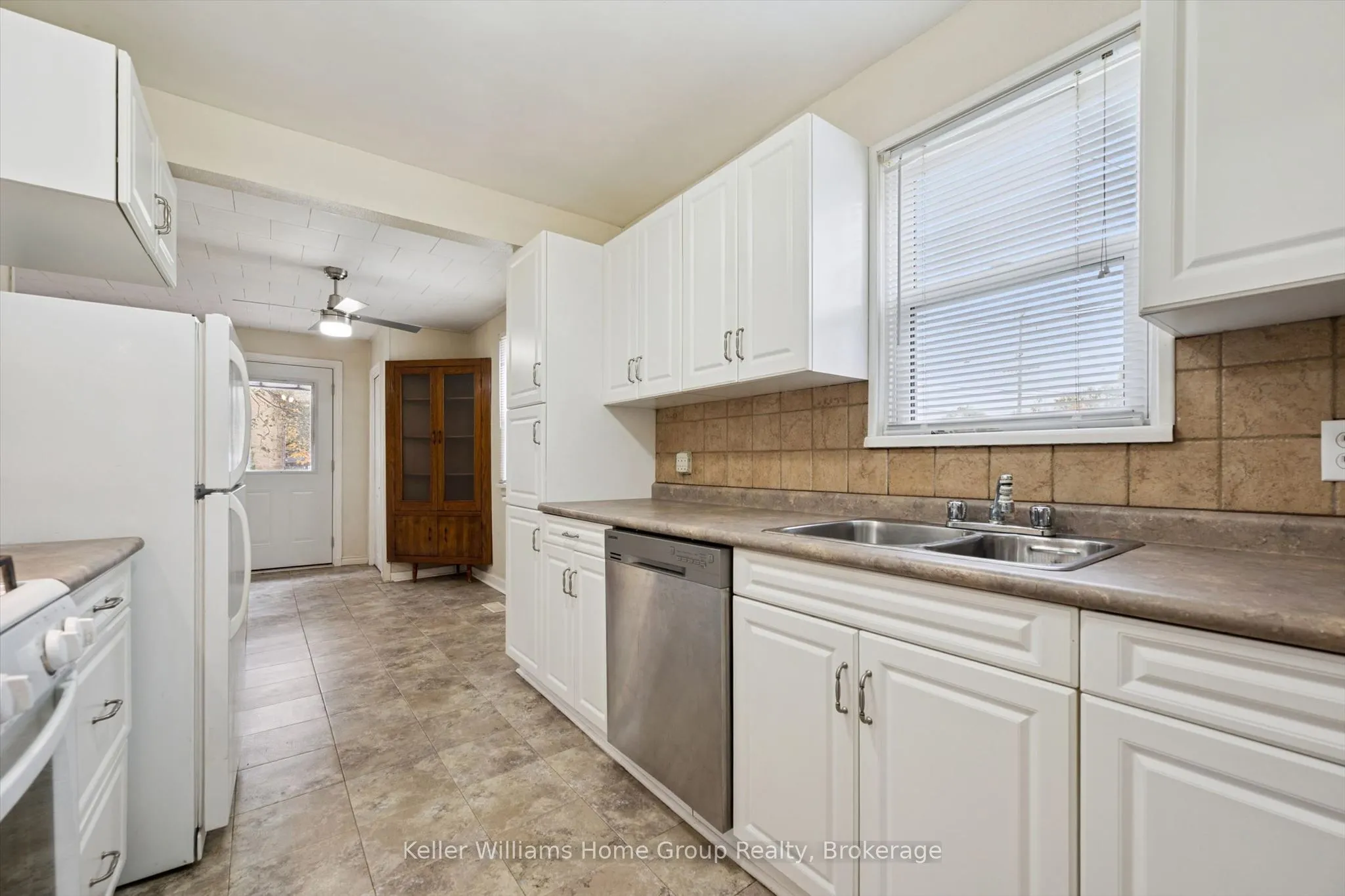 320 Queen Street W