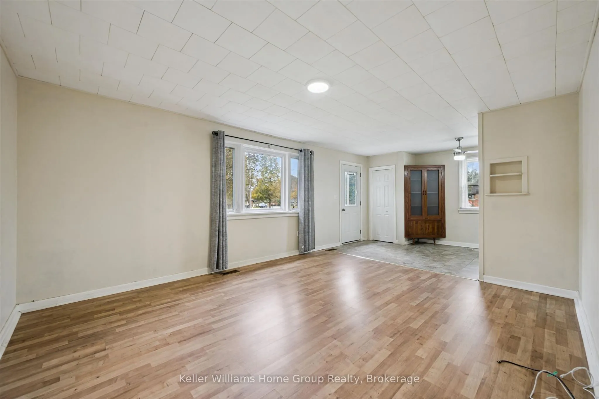 320 Queen Street W
