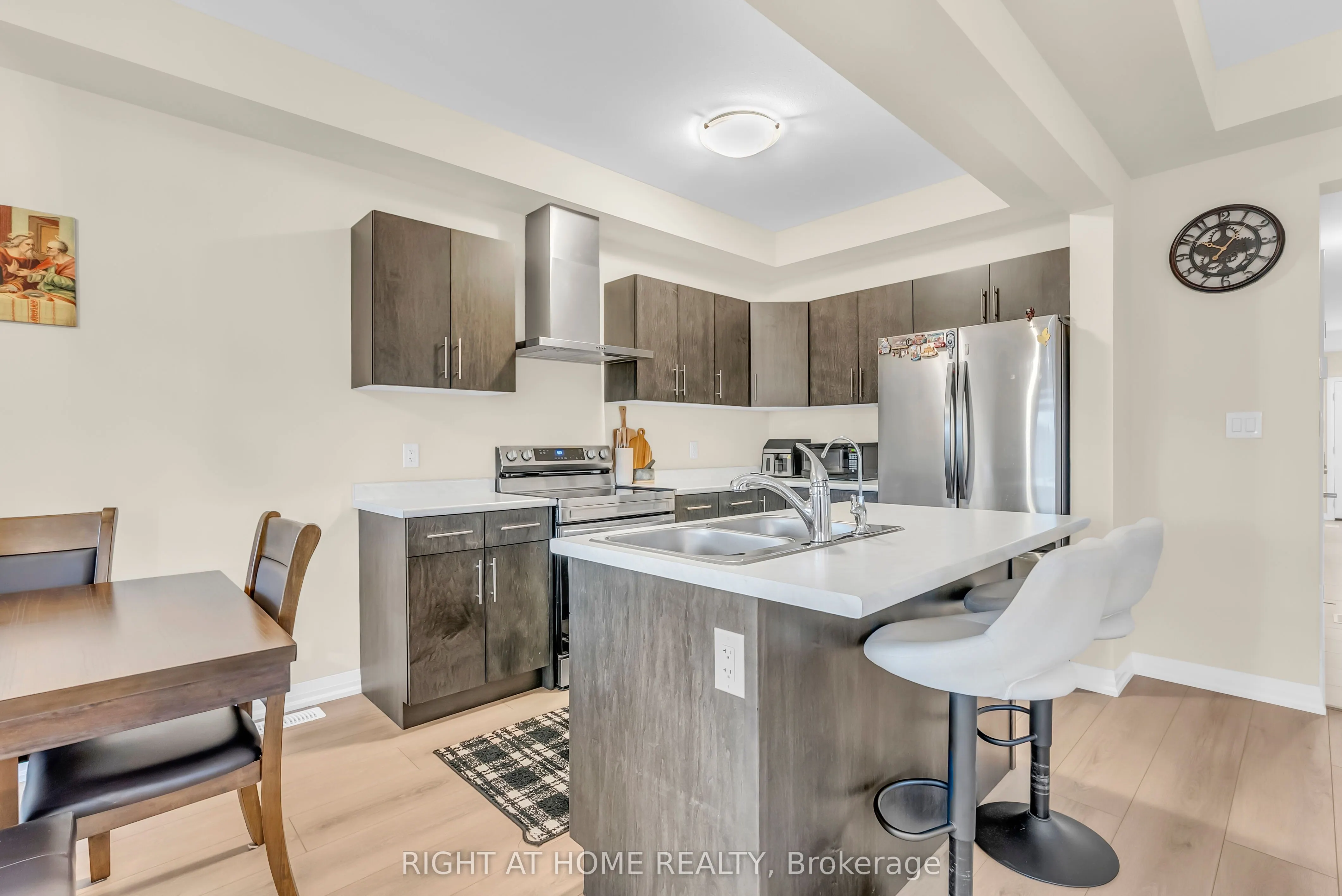 4 West Creek Court
