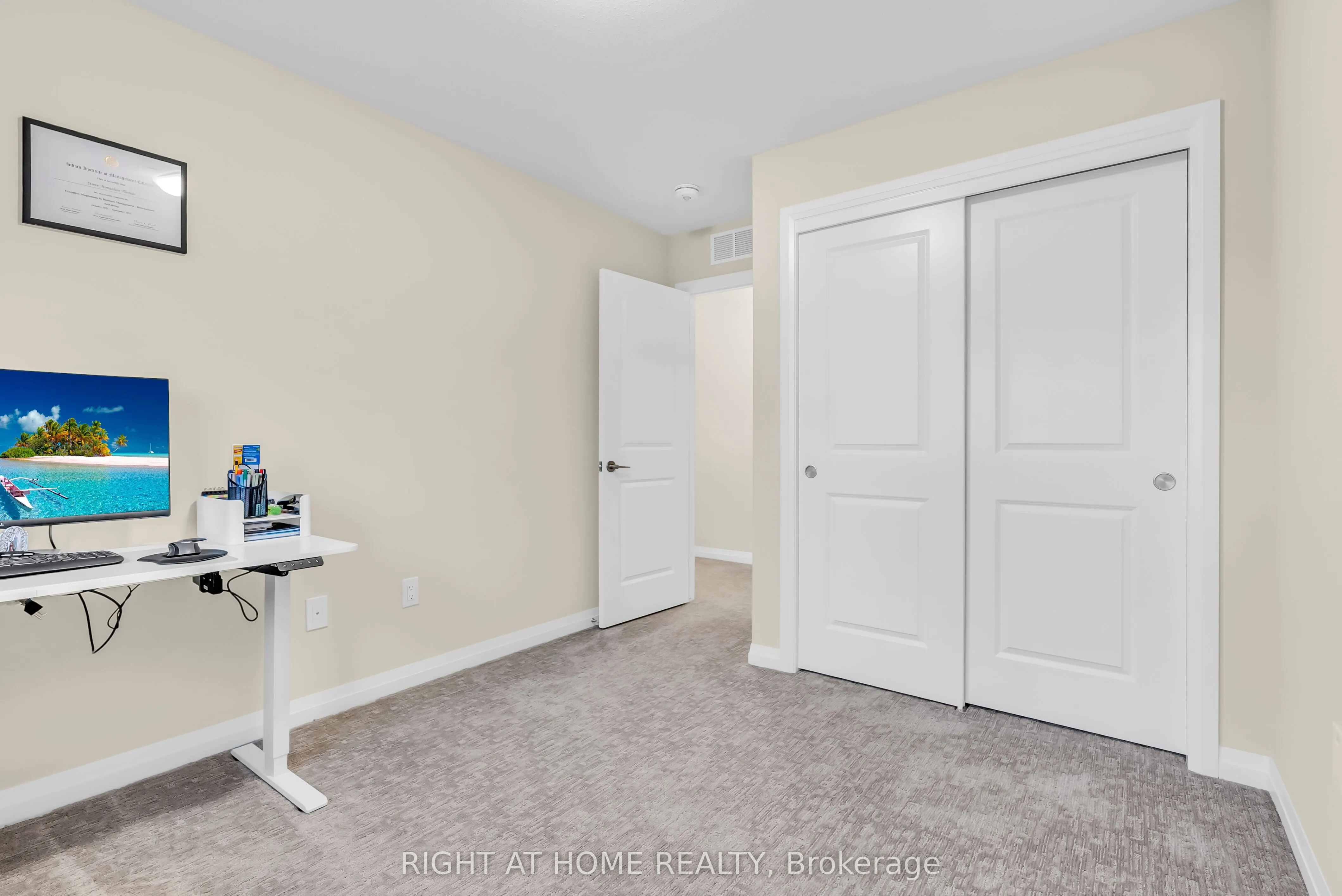 4 West Creek Court