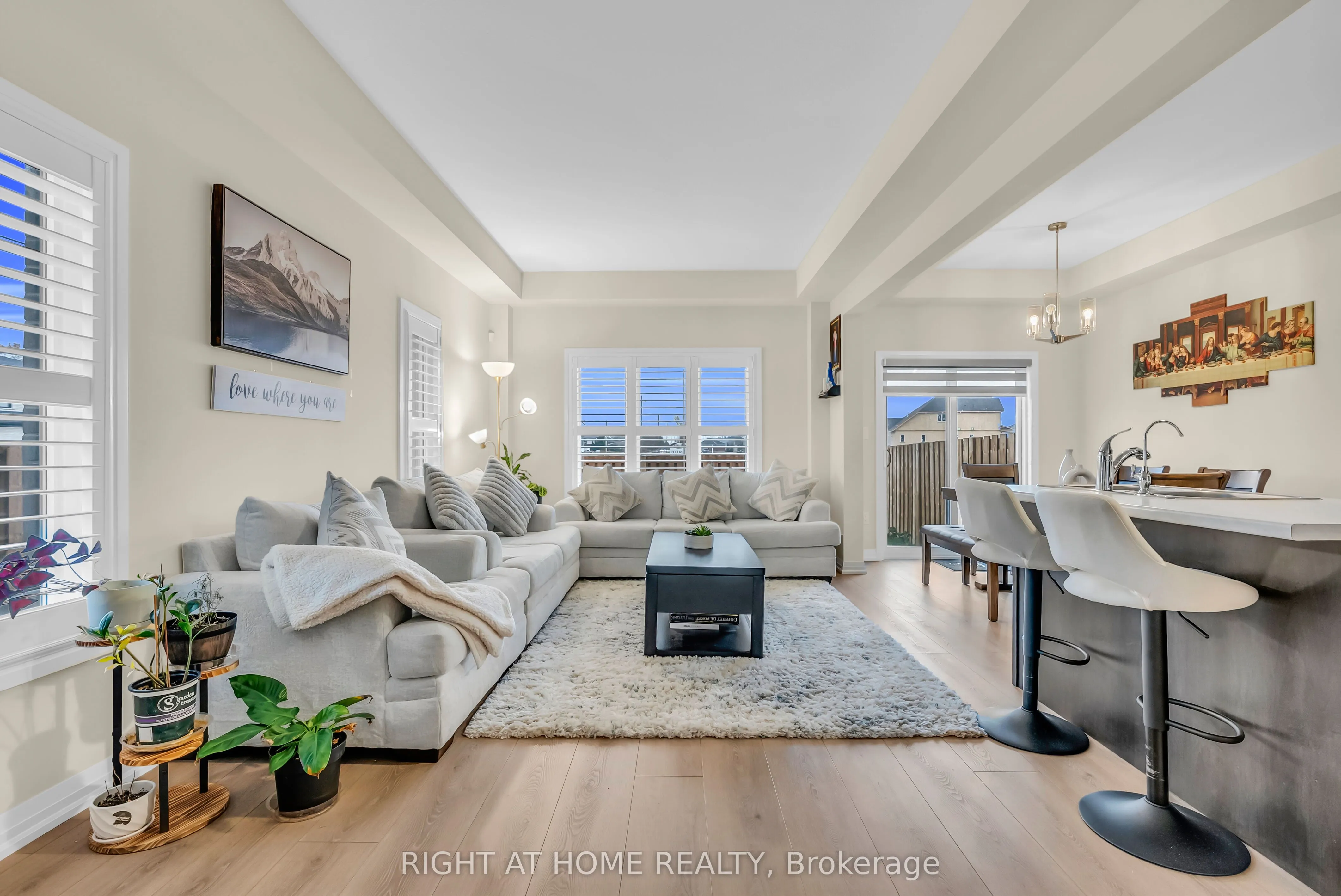 4 West Creek Court