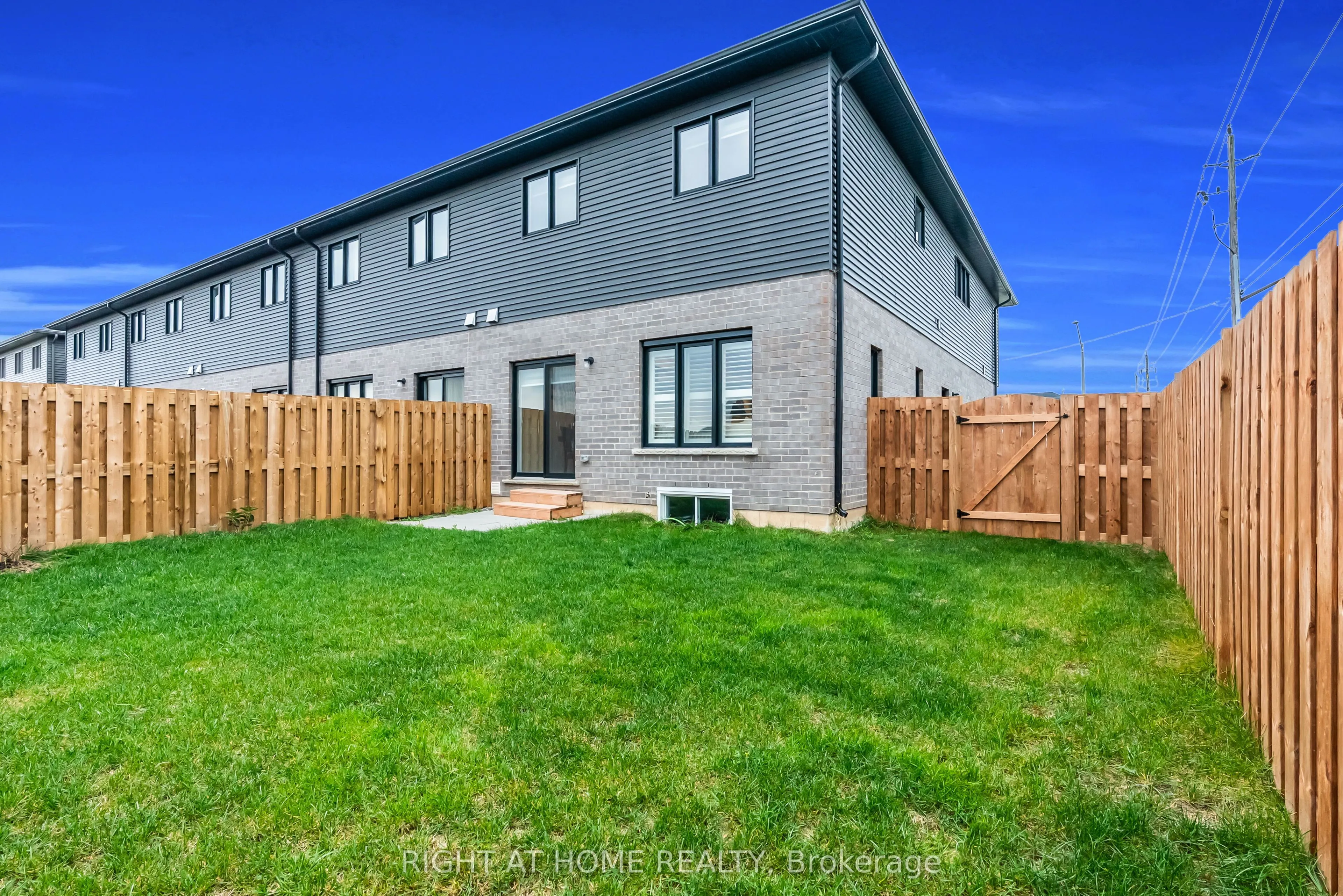 4 West Creek Court