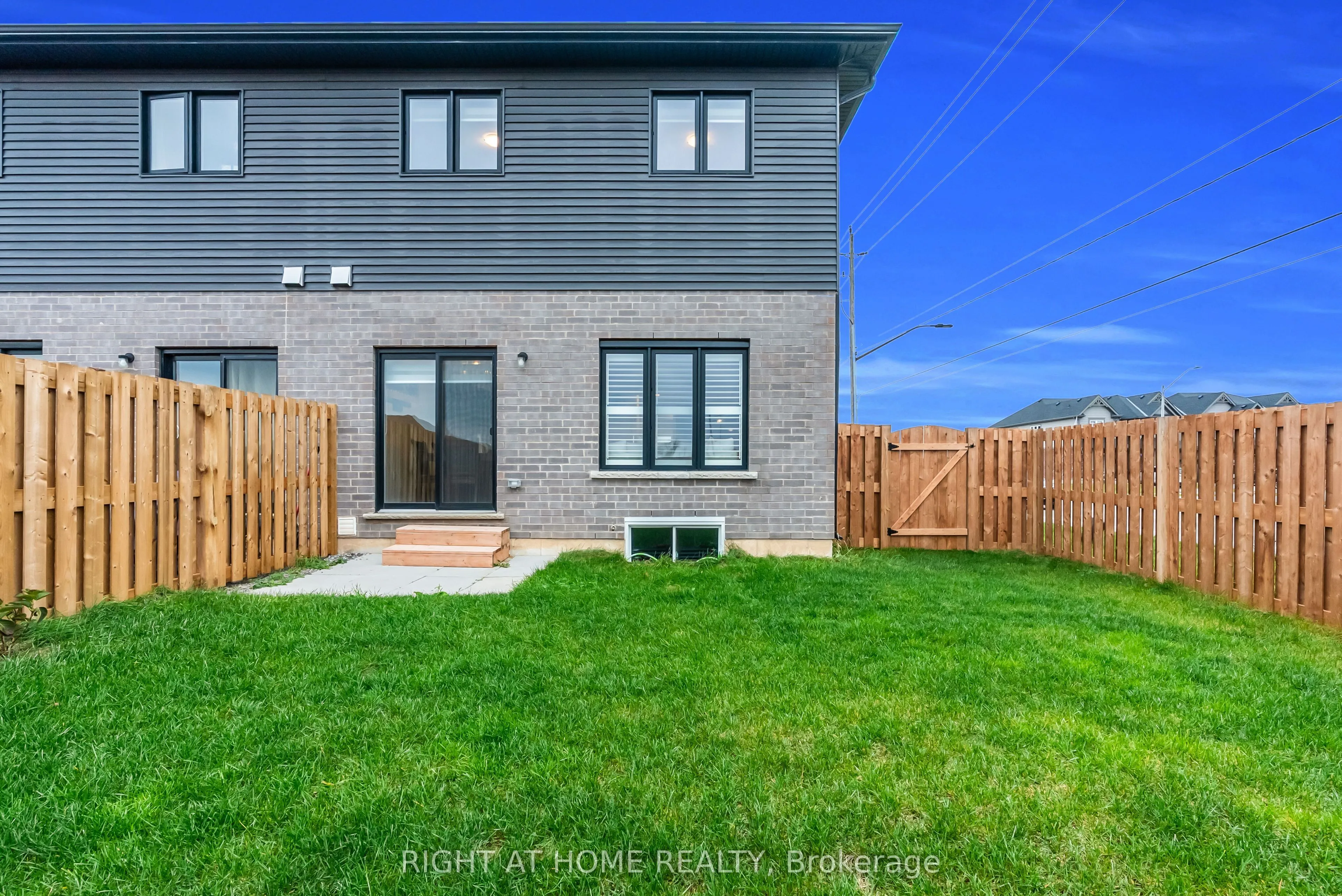 4 West Creek Court