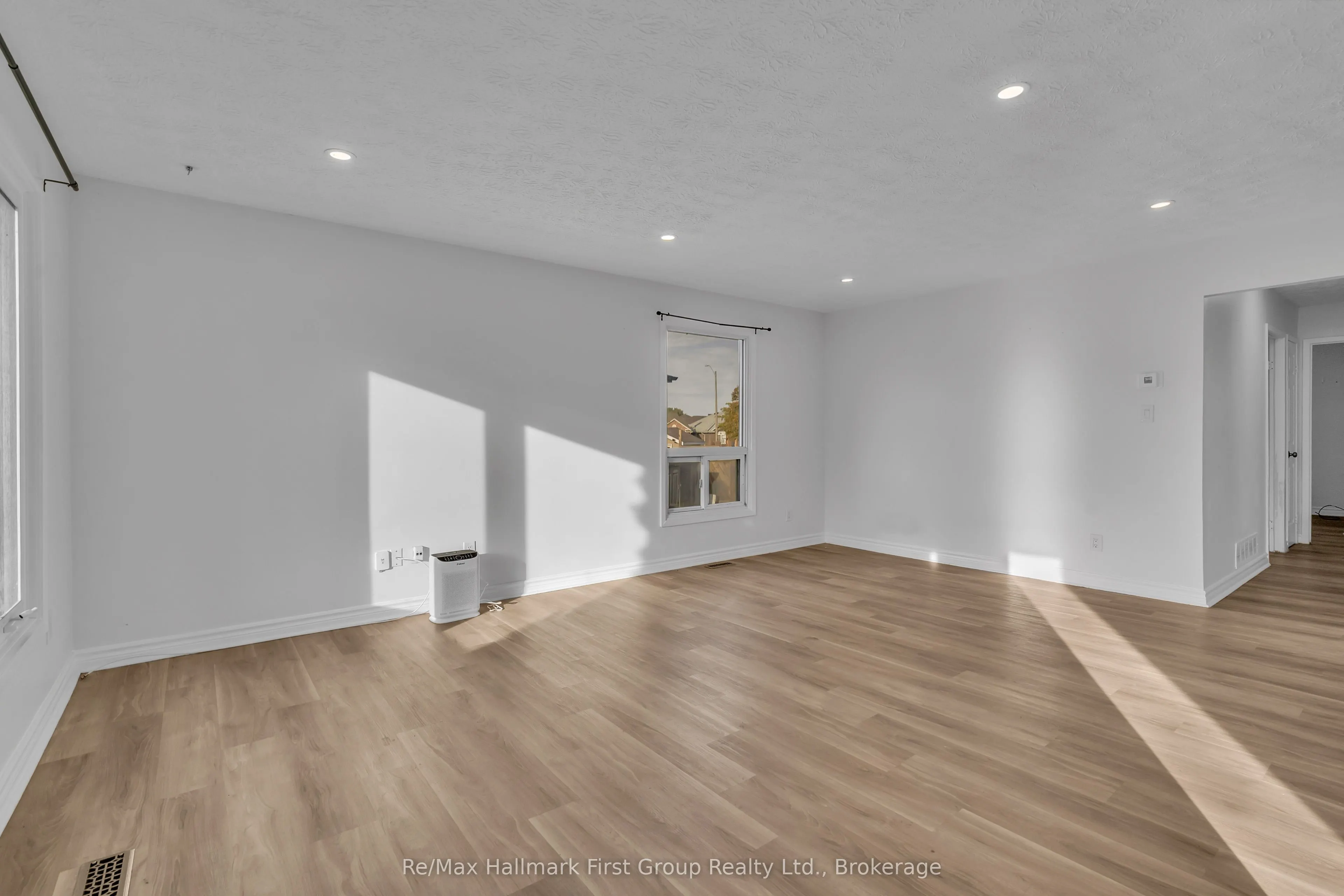 78 Commerford Street #Main