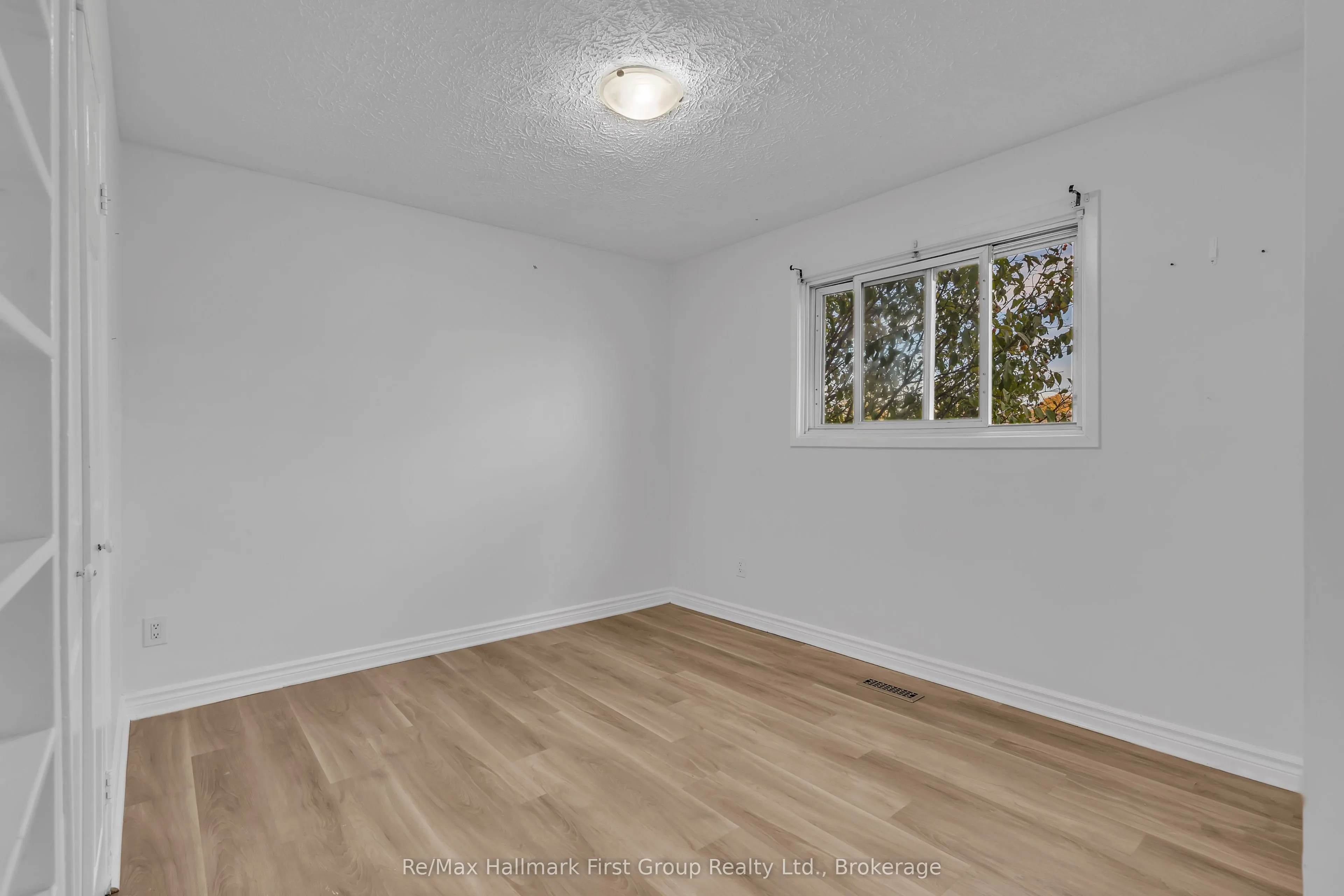 78 Commerford Street #Main