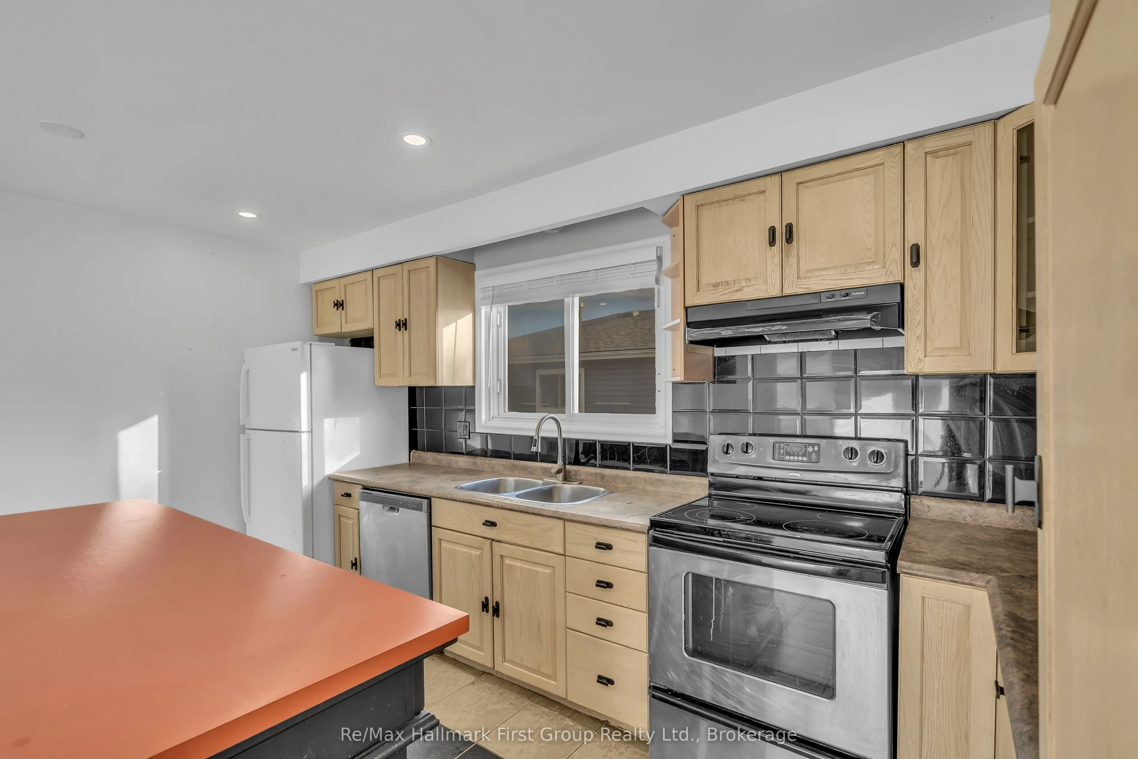 78 Commerford Street #Main