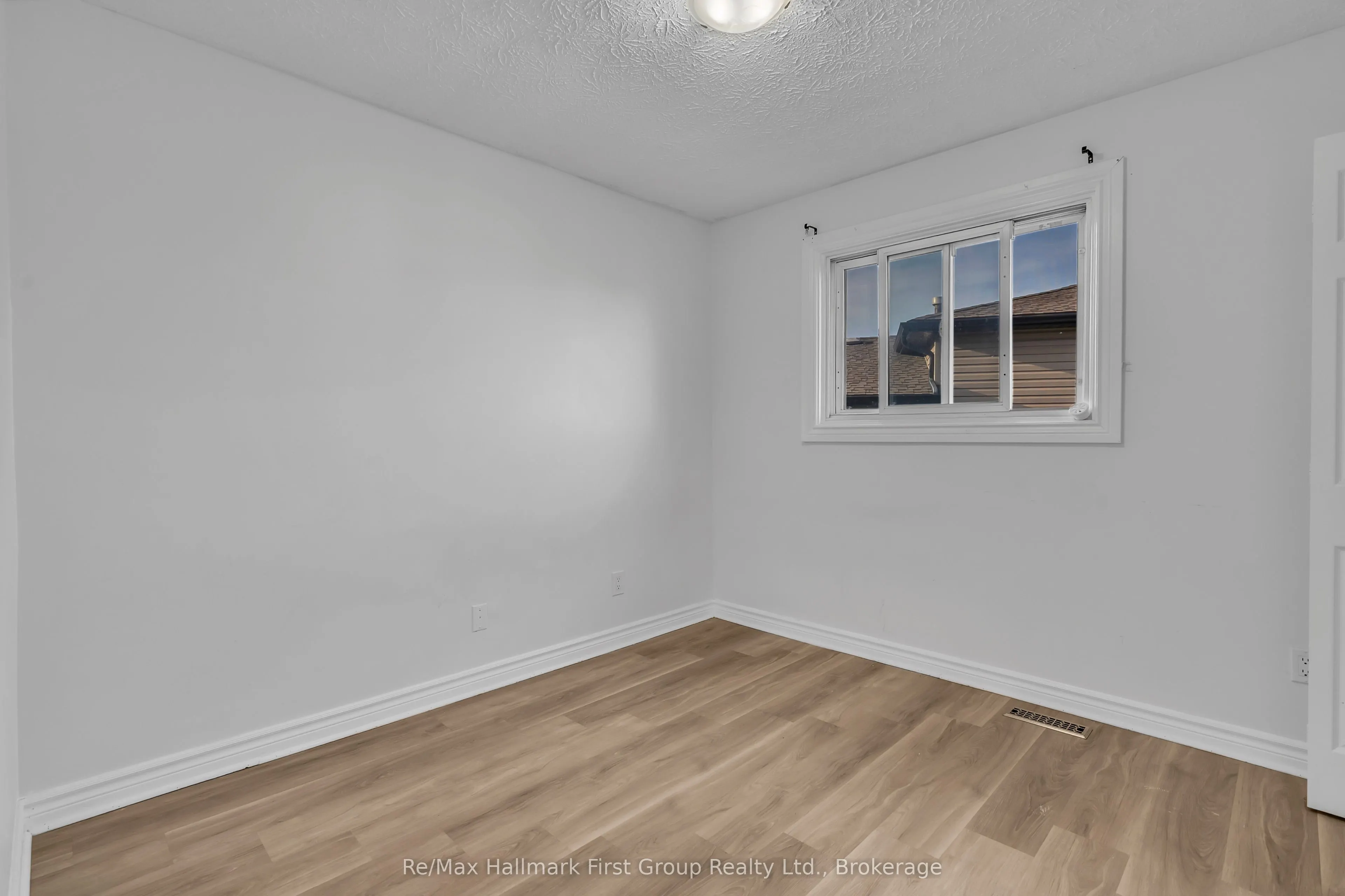 78 Commerford Street #Main