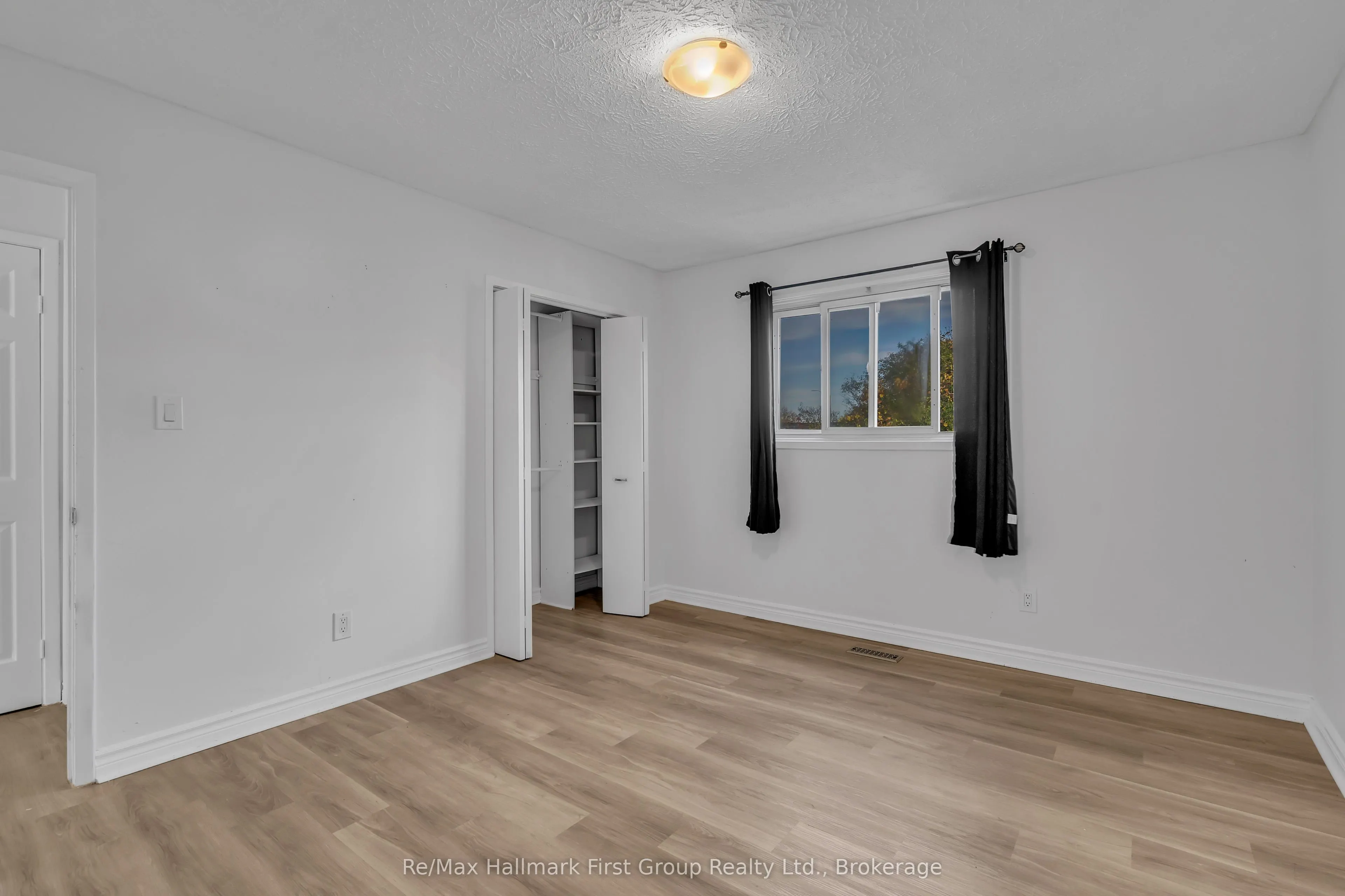 78 Commerford Street #Main
