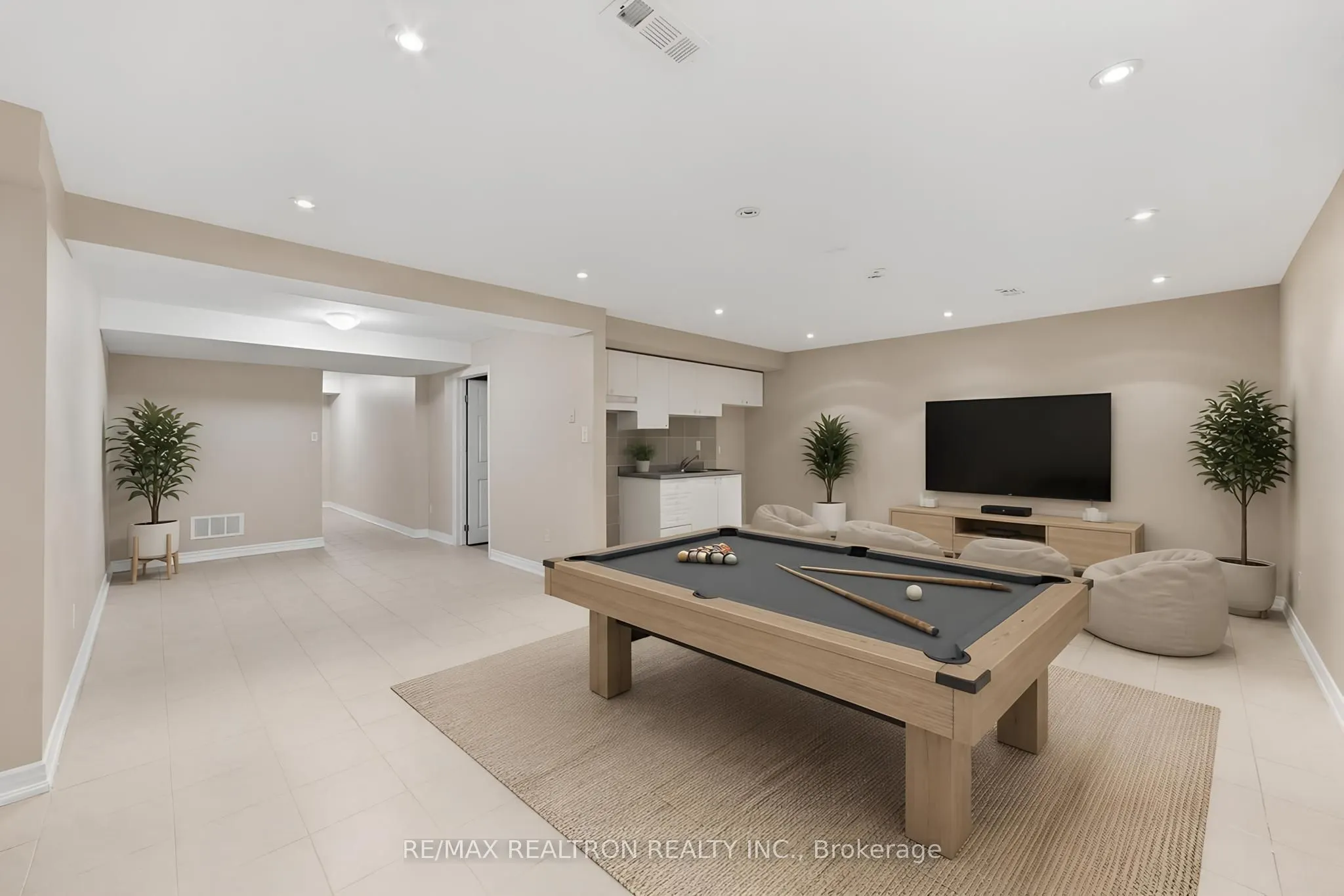 876 GOLF LINKS Road #1