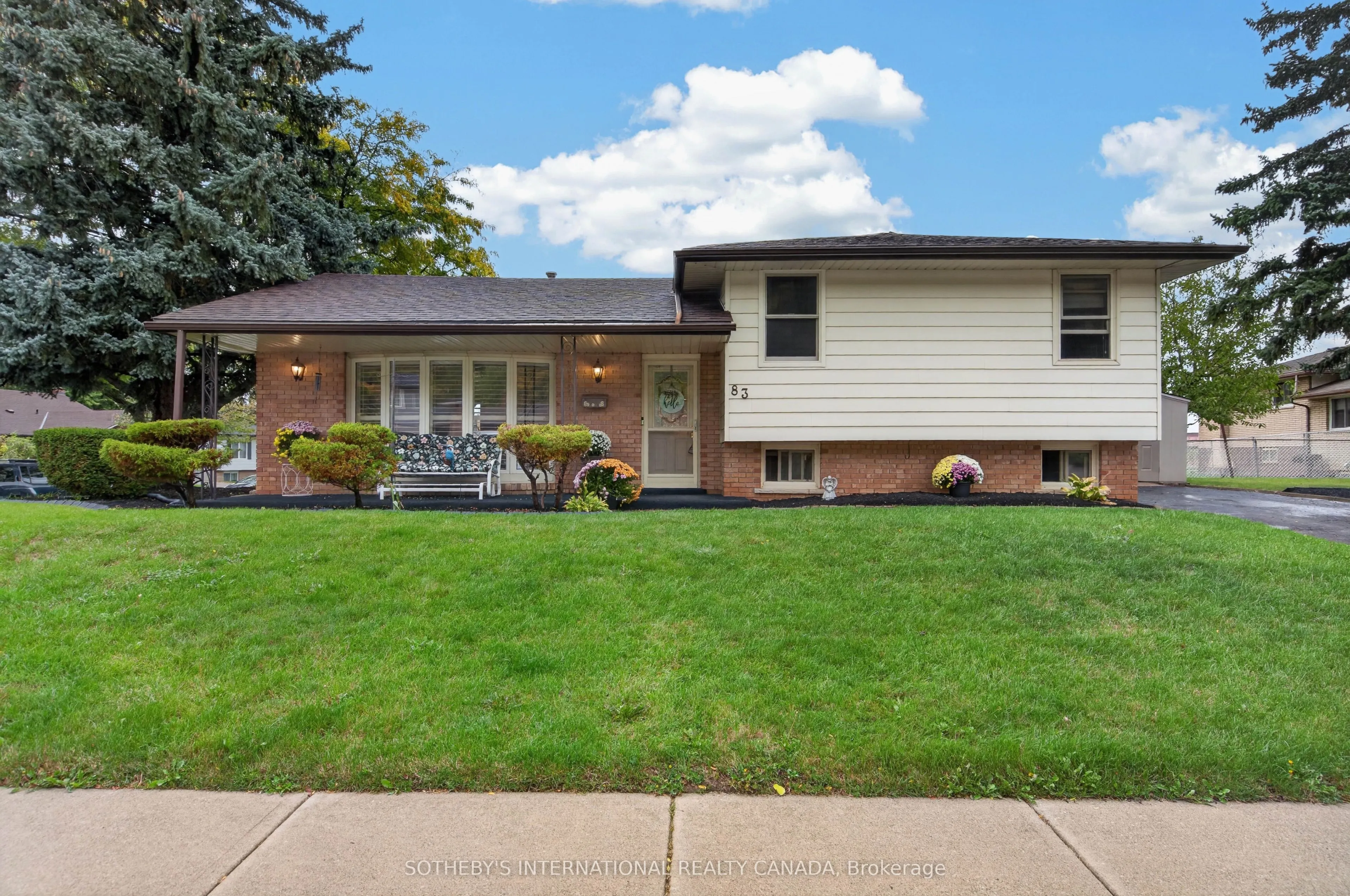 83 Marcella Crescent SW