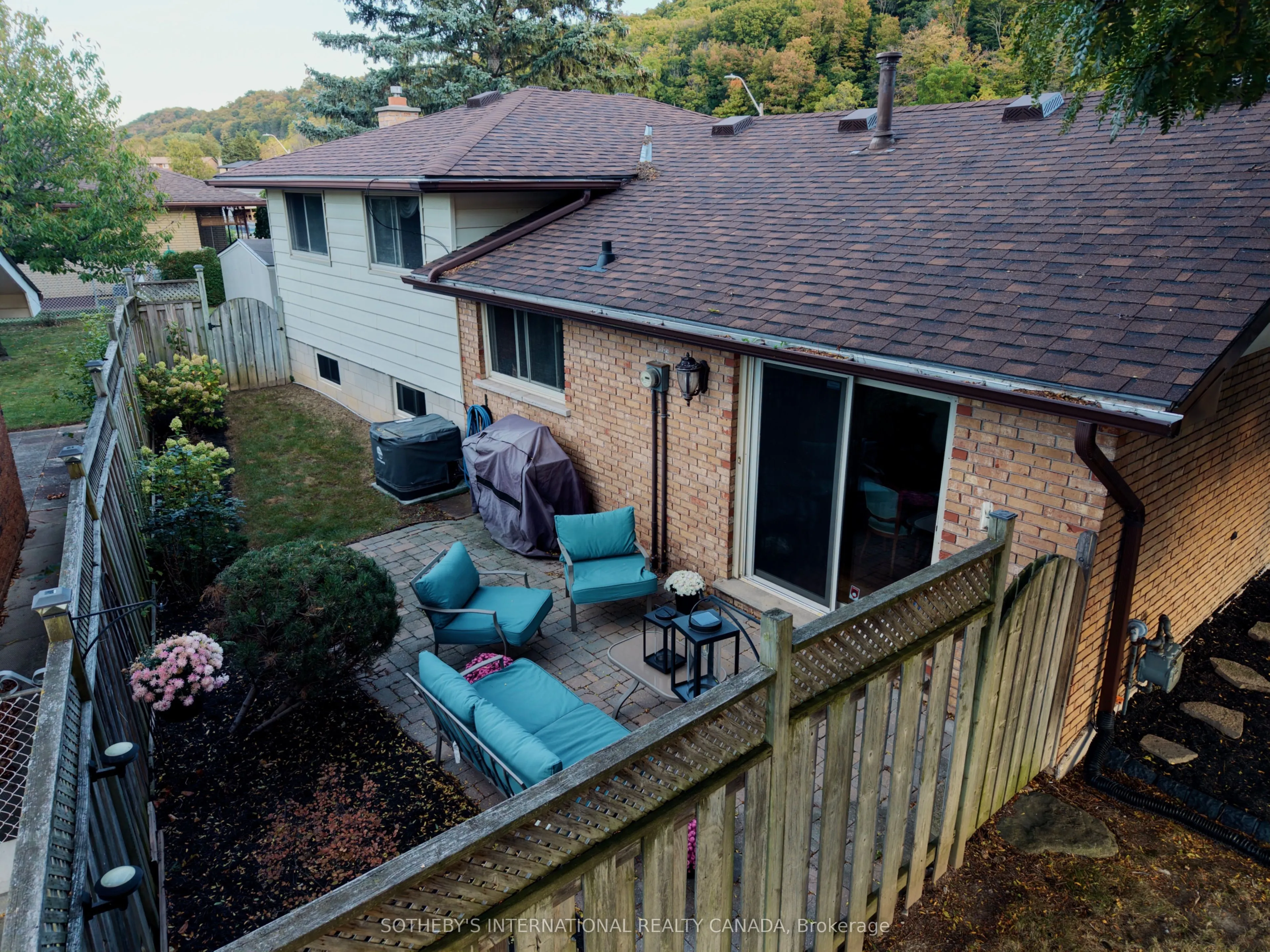 83 Marcella Crescent SW