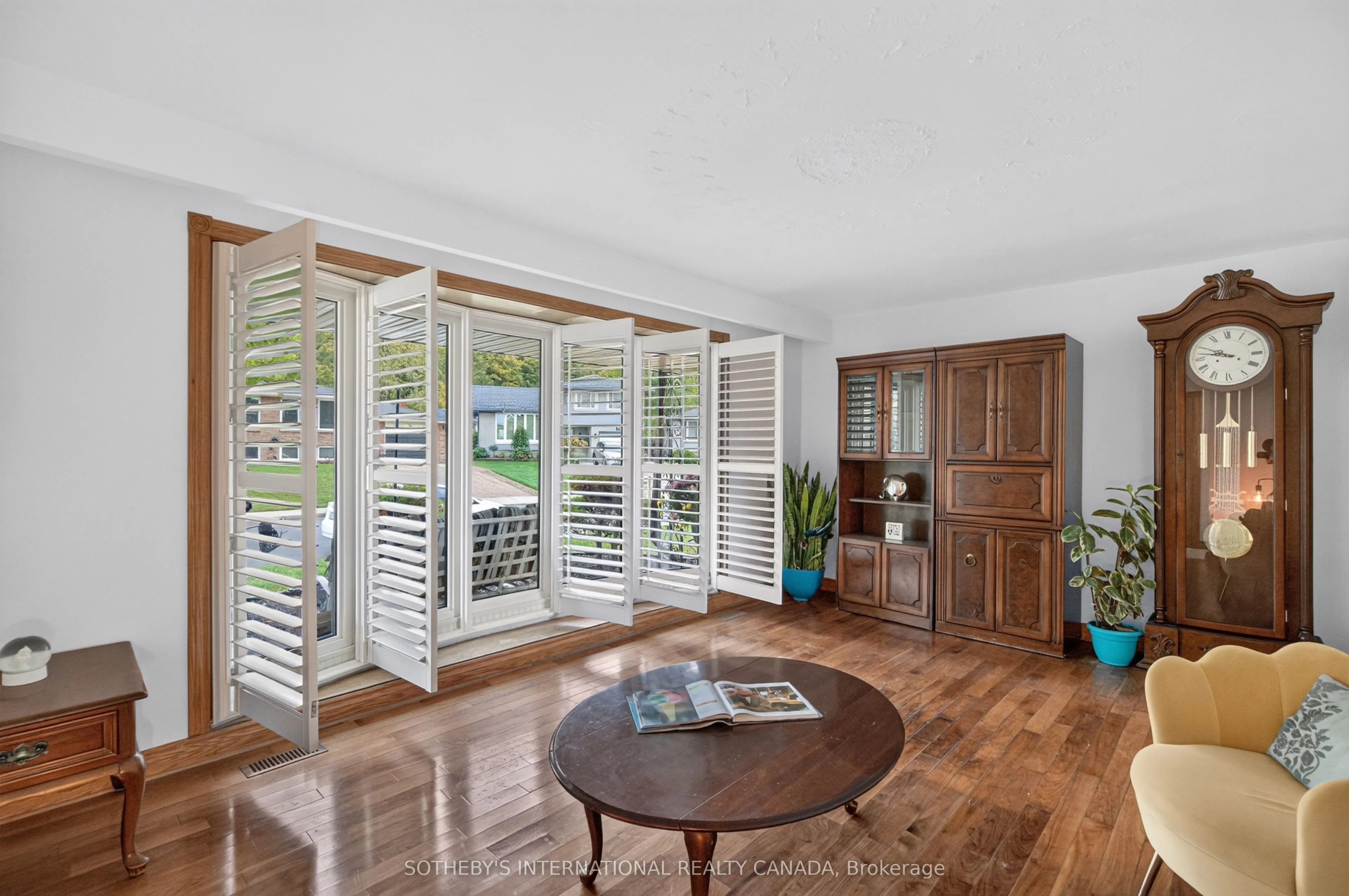 83 Marcella Crescent SW