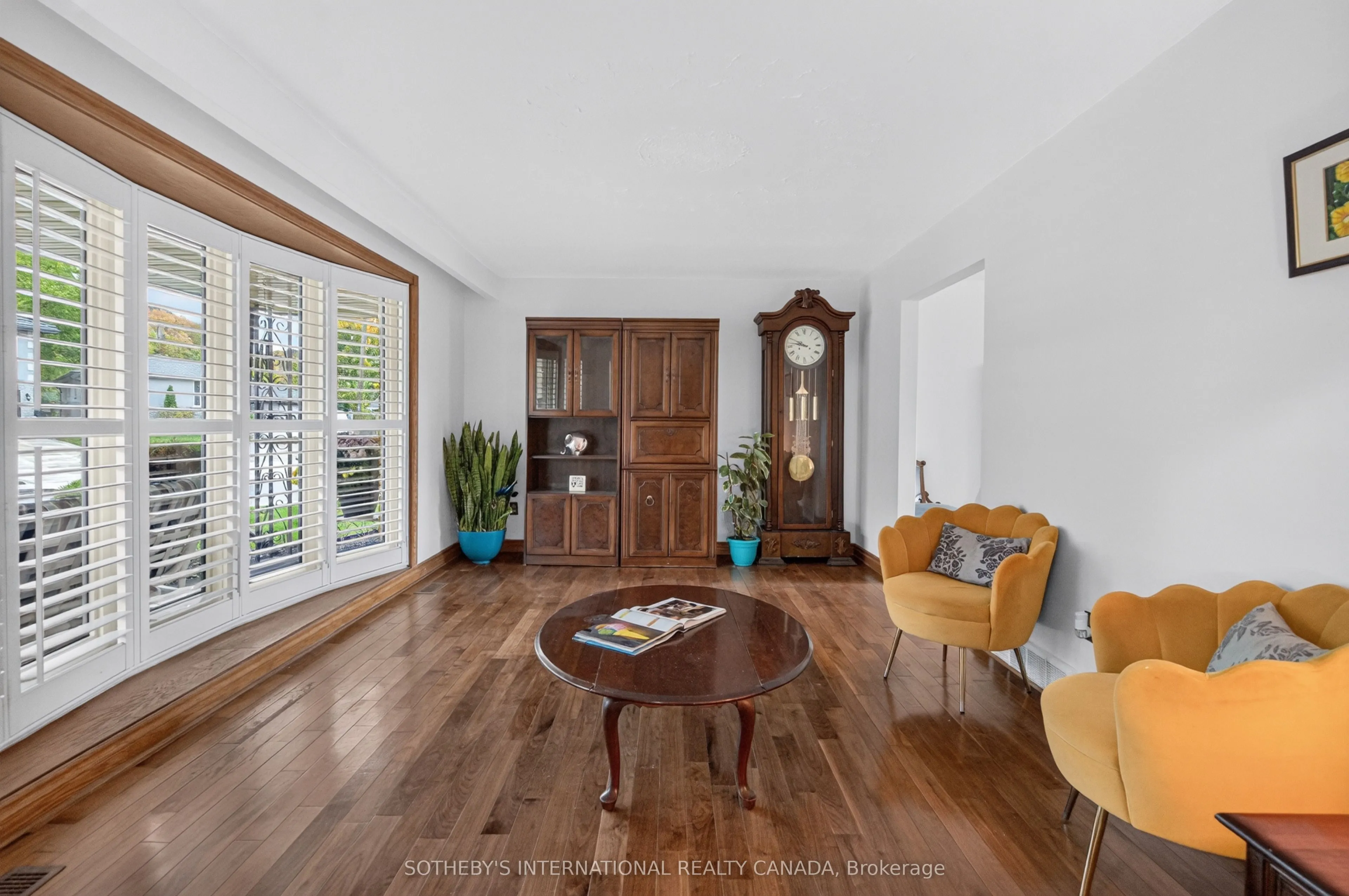 83 Marcella Crescent SW