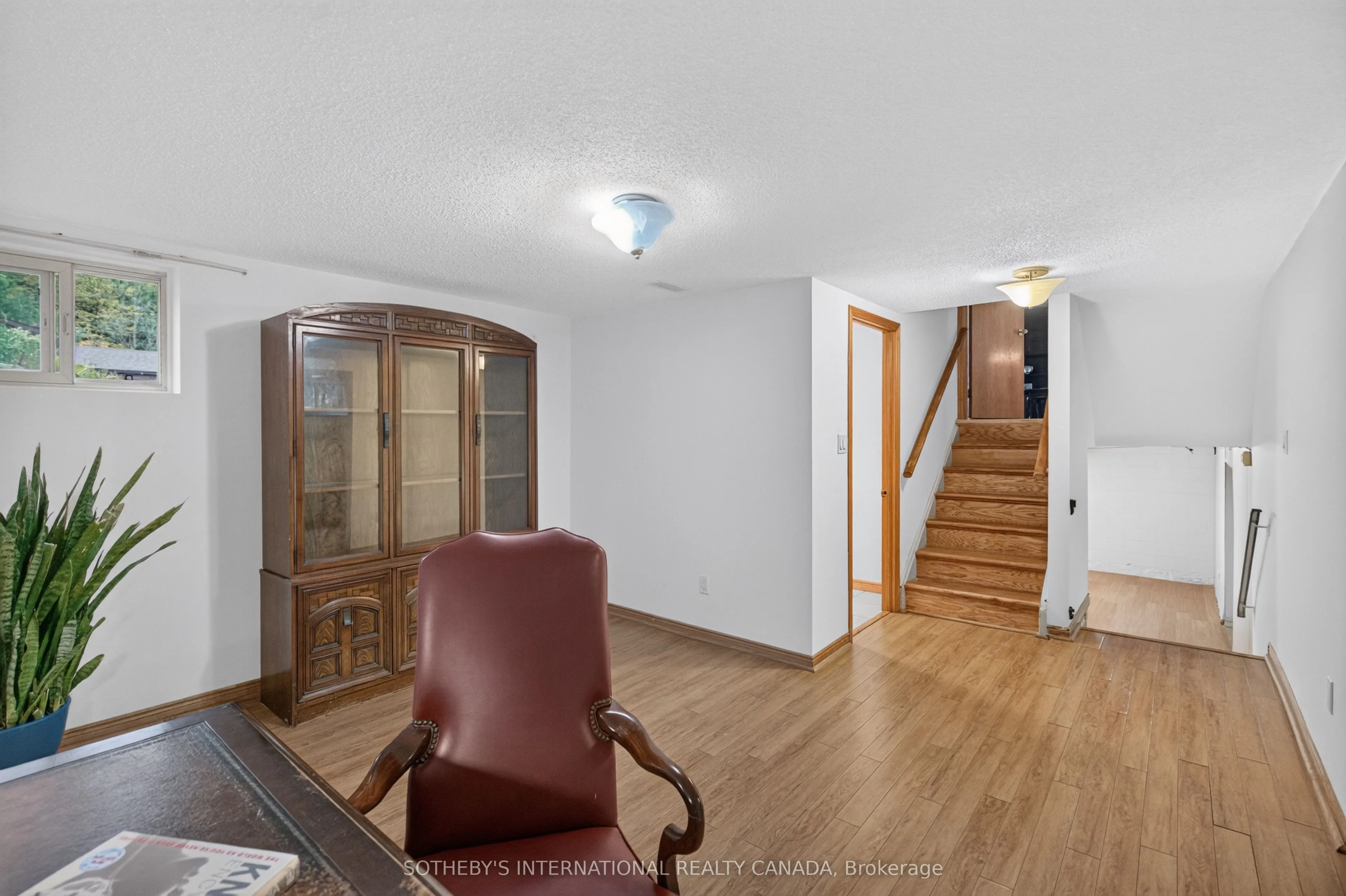 83 Marcella Crescent SW
