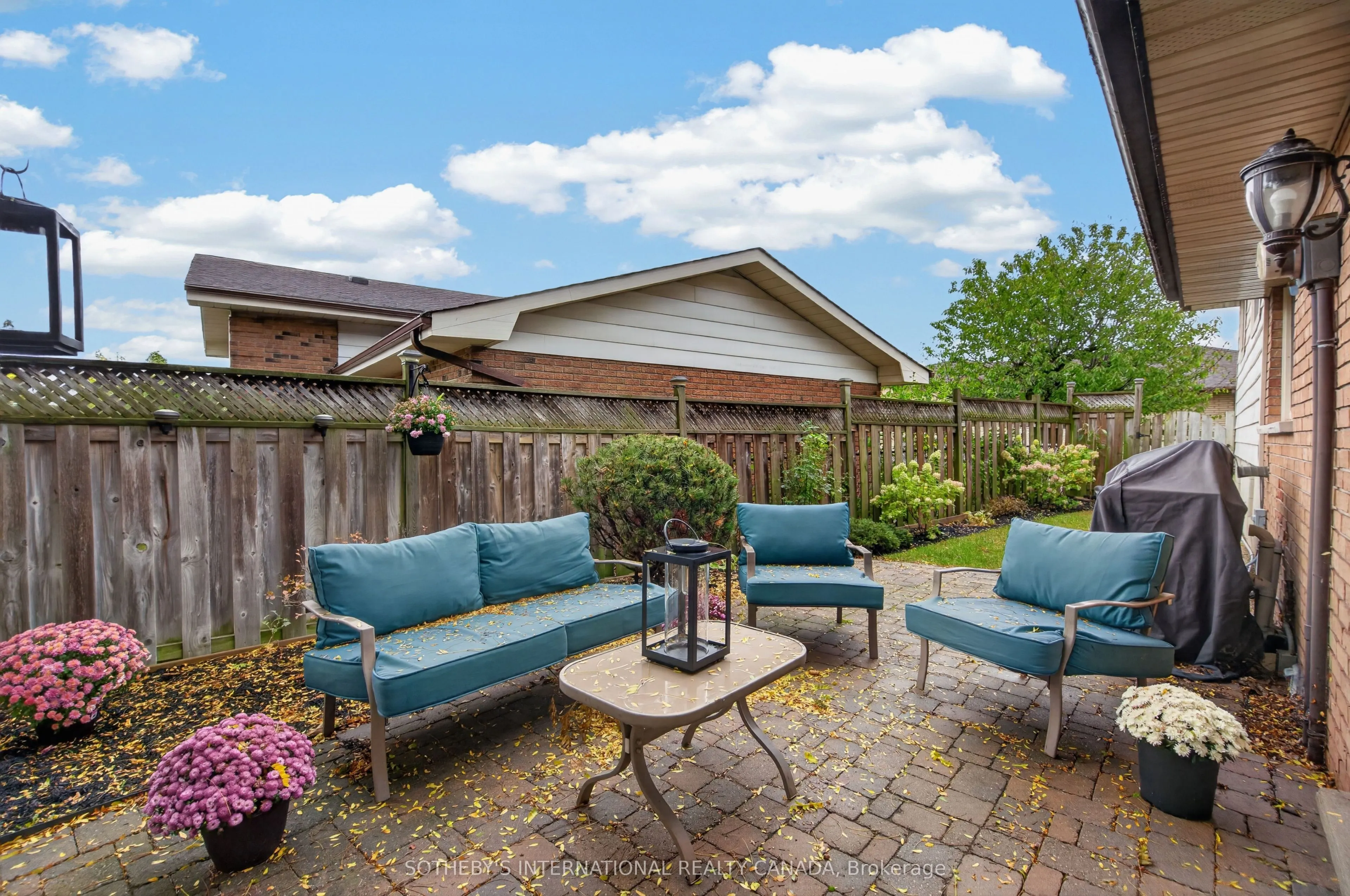 83 Marcella Crescent SW